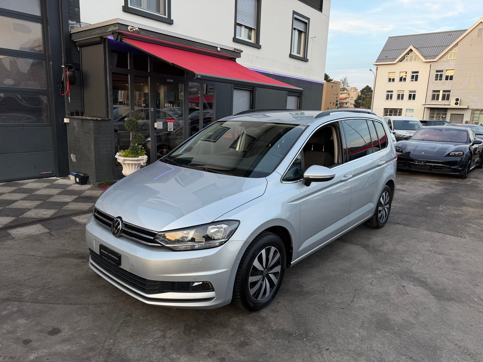VW Touran 2.0 TDI BlueMotion Technology Comfortline DSG, Diesel, Occasion / Gebraucht, Automatik - 3