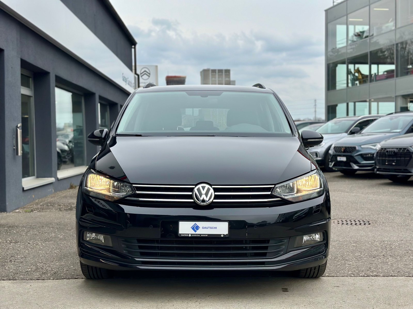 VW Touran 1.5 TSI EVO Comfortline DSG, Petrol, Second hand / Used, Automatic - 2