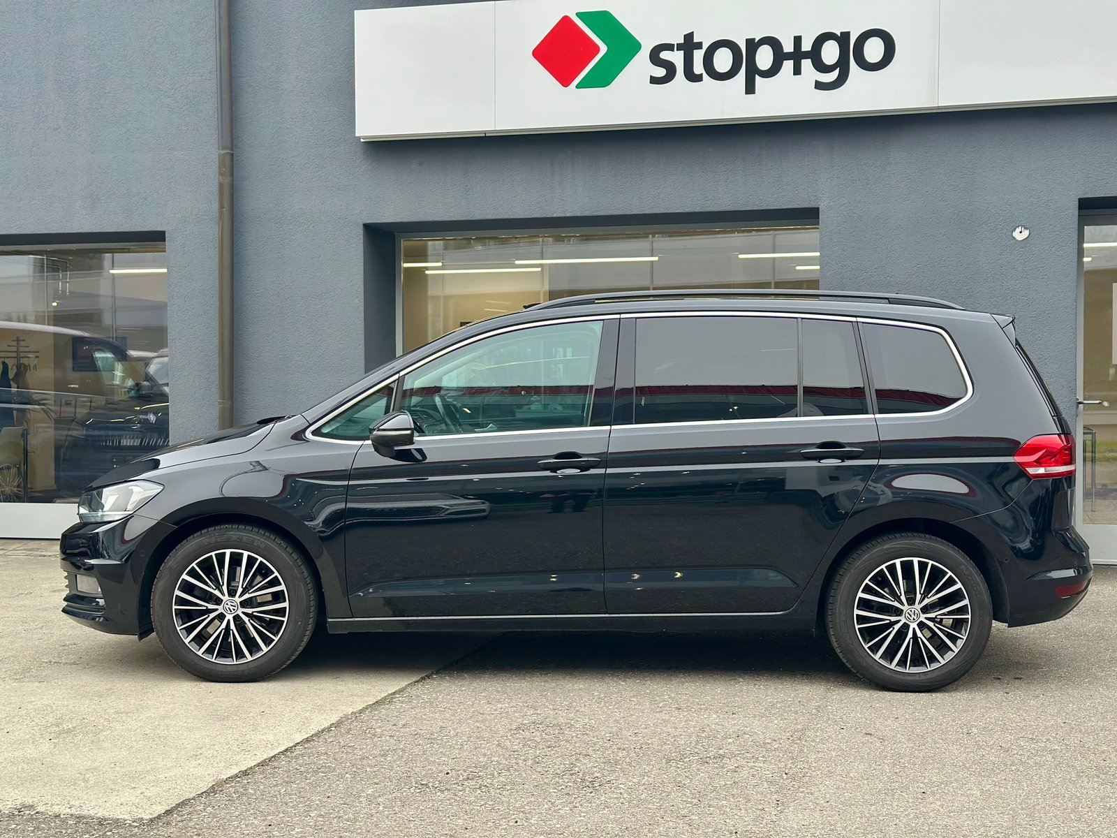 VW Touran 1.5 TSI EVO Comfortline DSG, Petrol, Second hand / Used, Automatic - 3