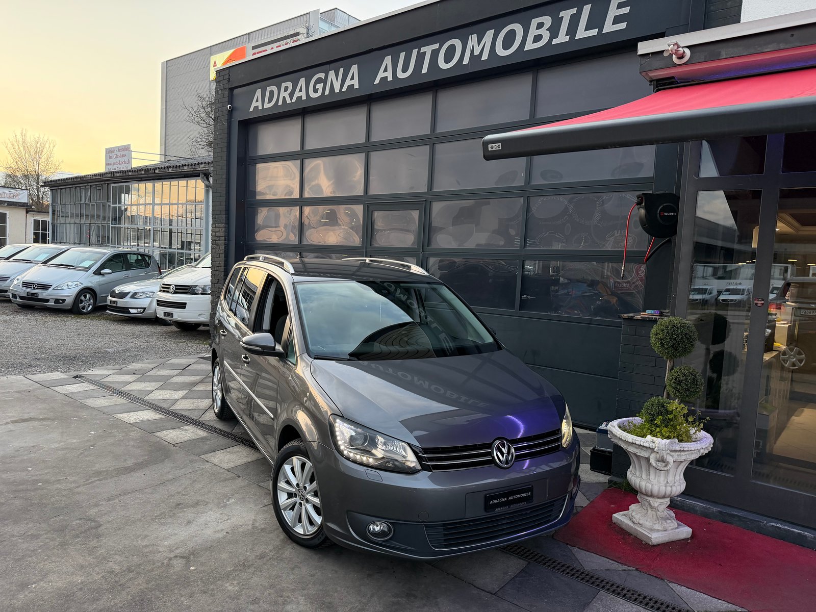 VW Touran 1.6 TDI BlueMotion Technology Highline DSG, Diesel, Occasion / Gebraucht, Automatik - 2