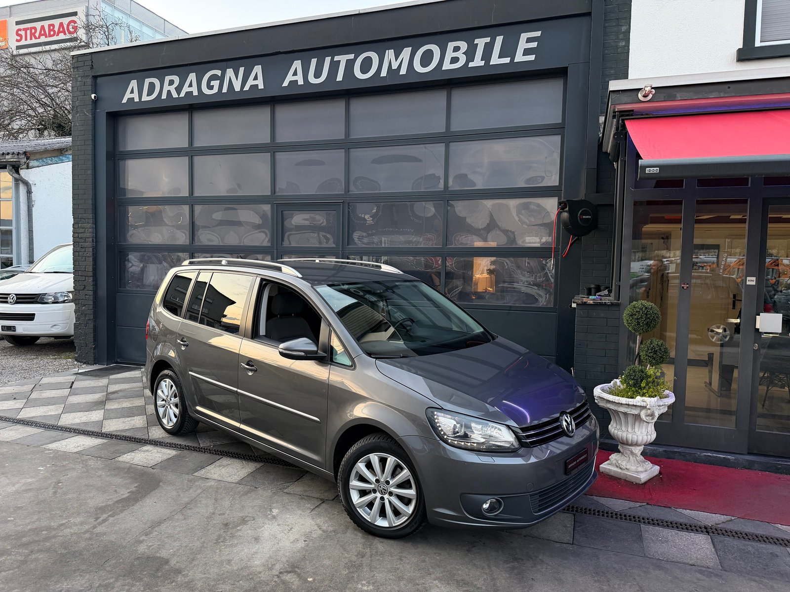 VW Touran 1.6 TDI BlueMotion Technology Highline DSG, Diesel, Occasion / Gebraucht, Automatik - 3