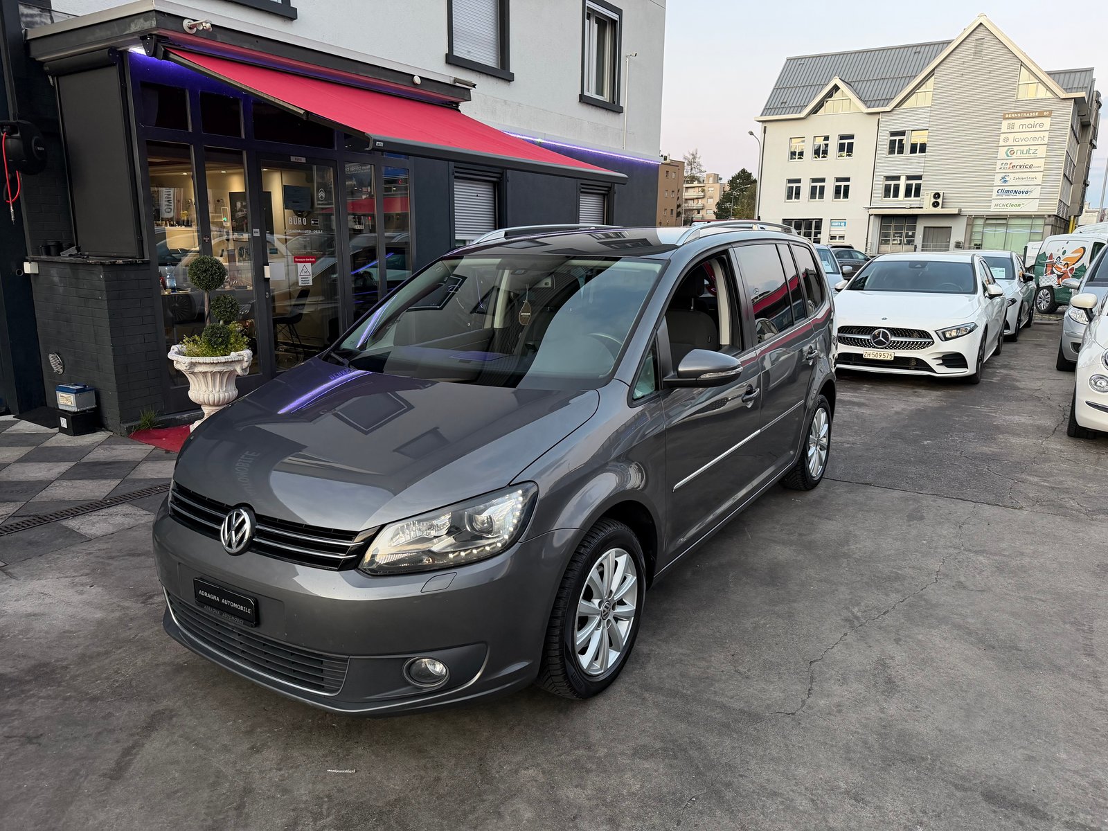 VW Touran 1.6 TDI BlueMotion Technology Highline DSG, Diesel, Occasion / Gebraucht, Automatik - 4