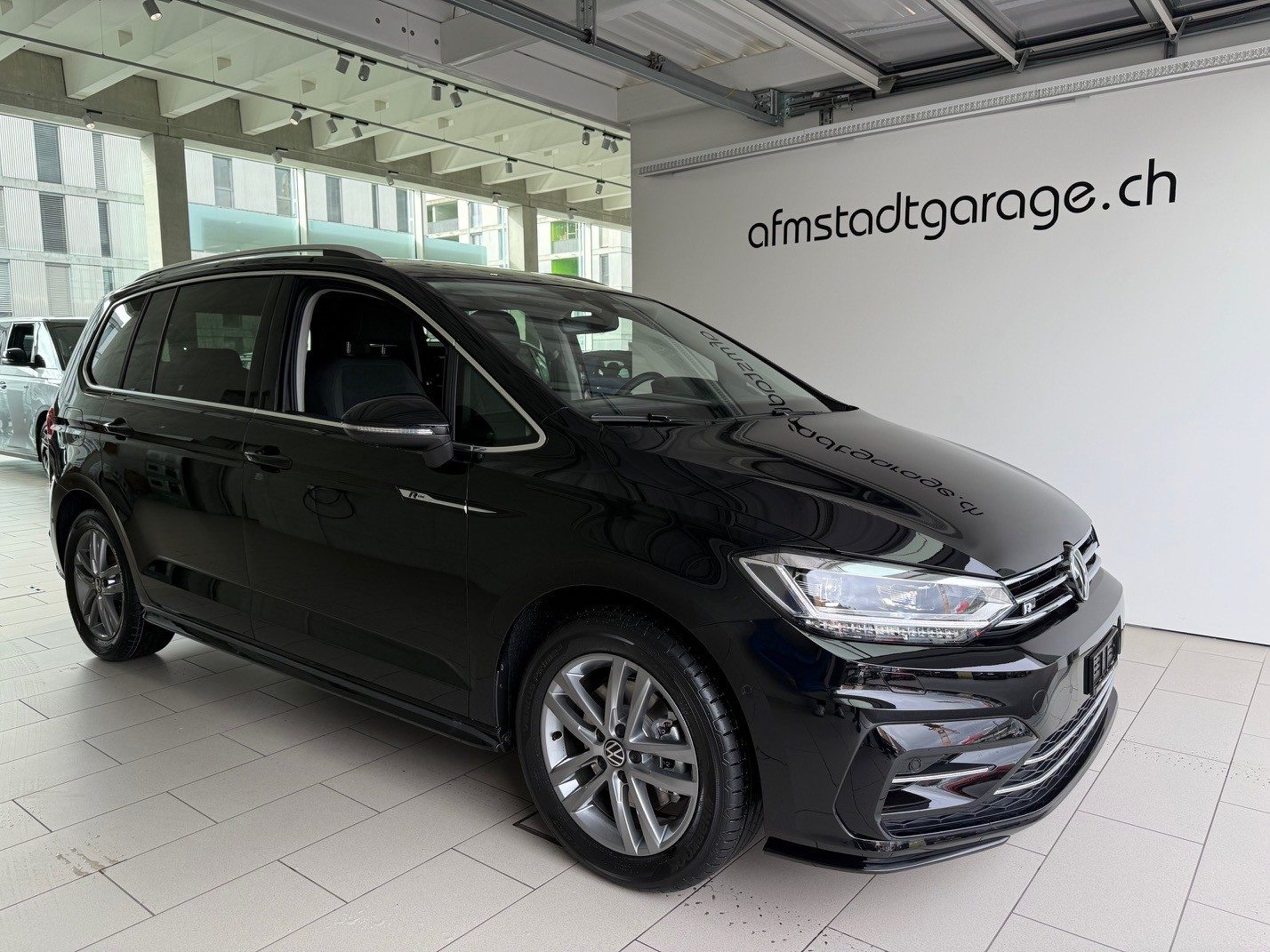 VW Touran UNITED