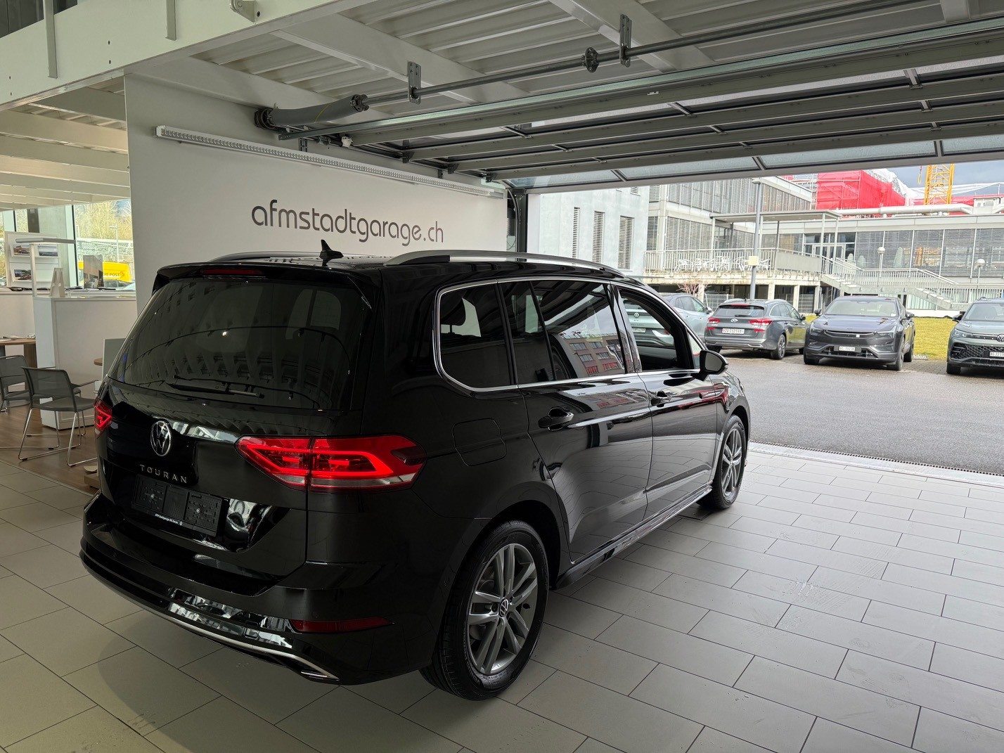 VW Touran UNITED, Essence, Occasion / Utilisé, Automatique - 5