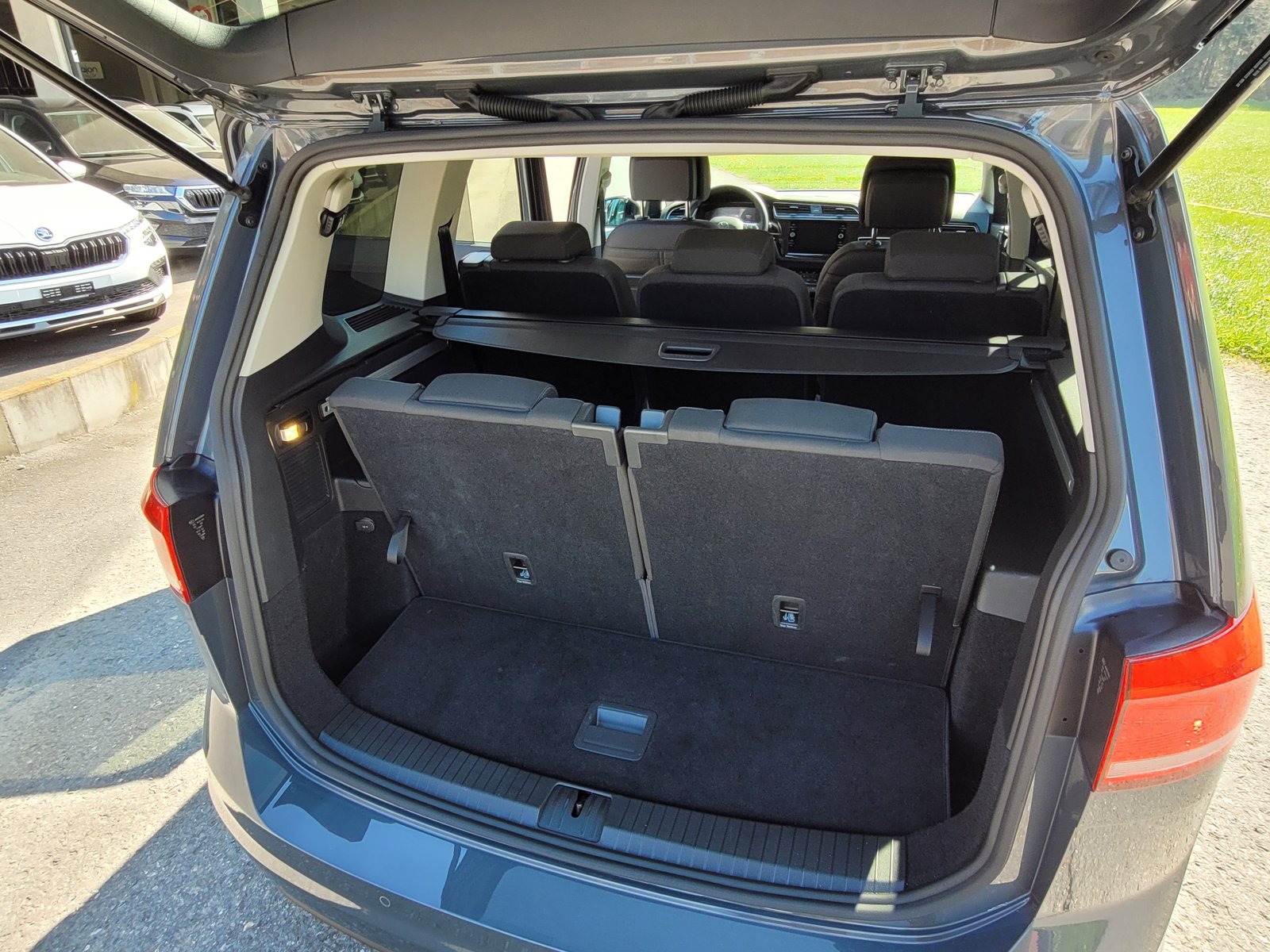 VW Touran 1.5 TSI EVO Comfortline DSG *7-Plätzer mit VW Her, Essence, Occasion / Utilisé, Automatique - 7