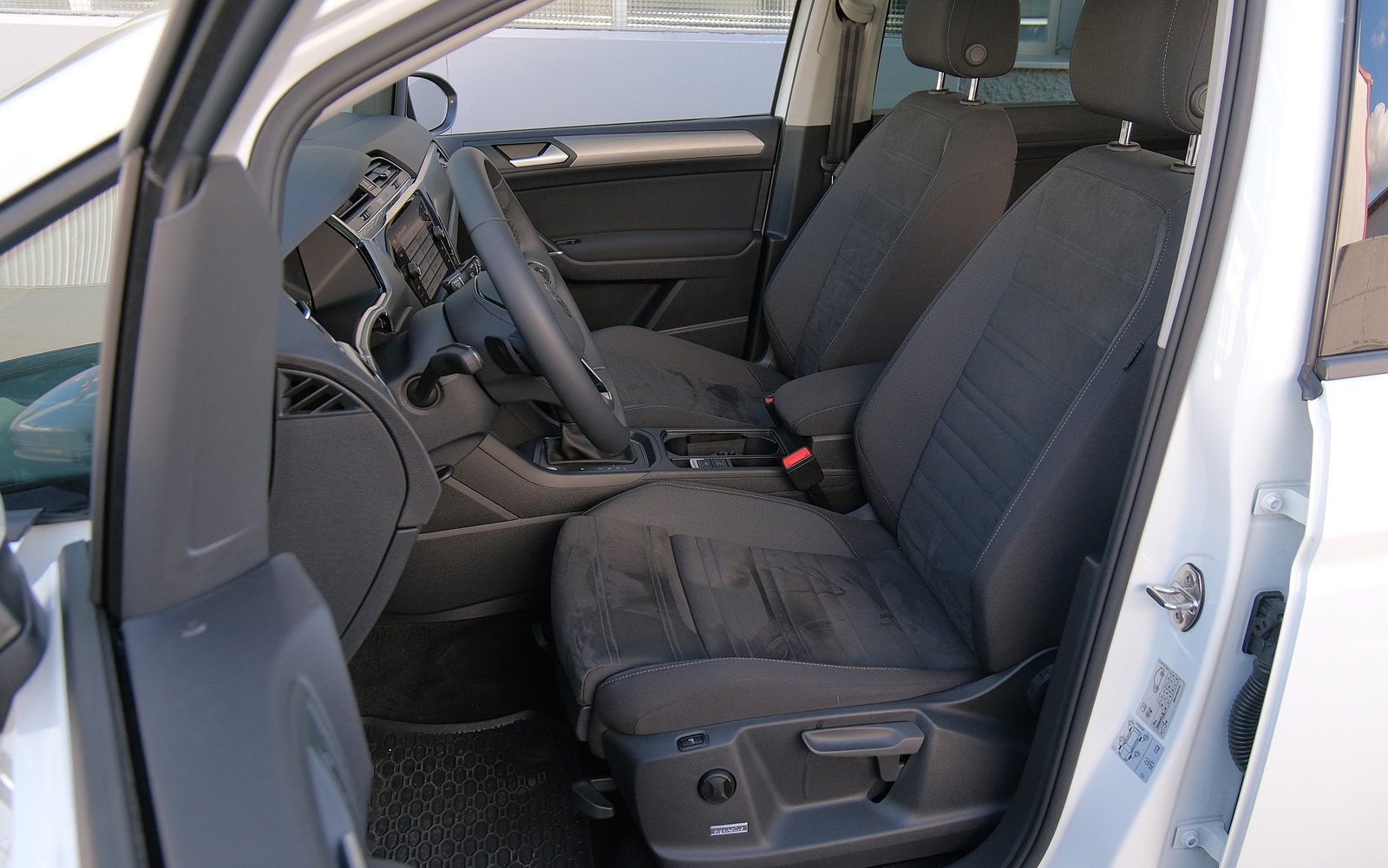 VW Touran 1.5 TSI EVO Comfortline United R Line DSG, Essence, Occasion / Utilisé, Automatique - 4