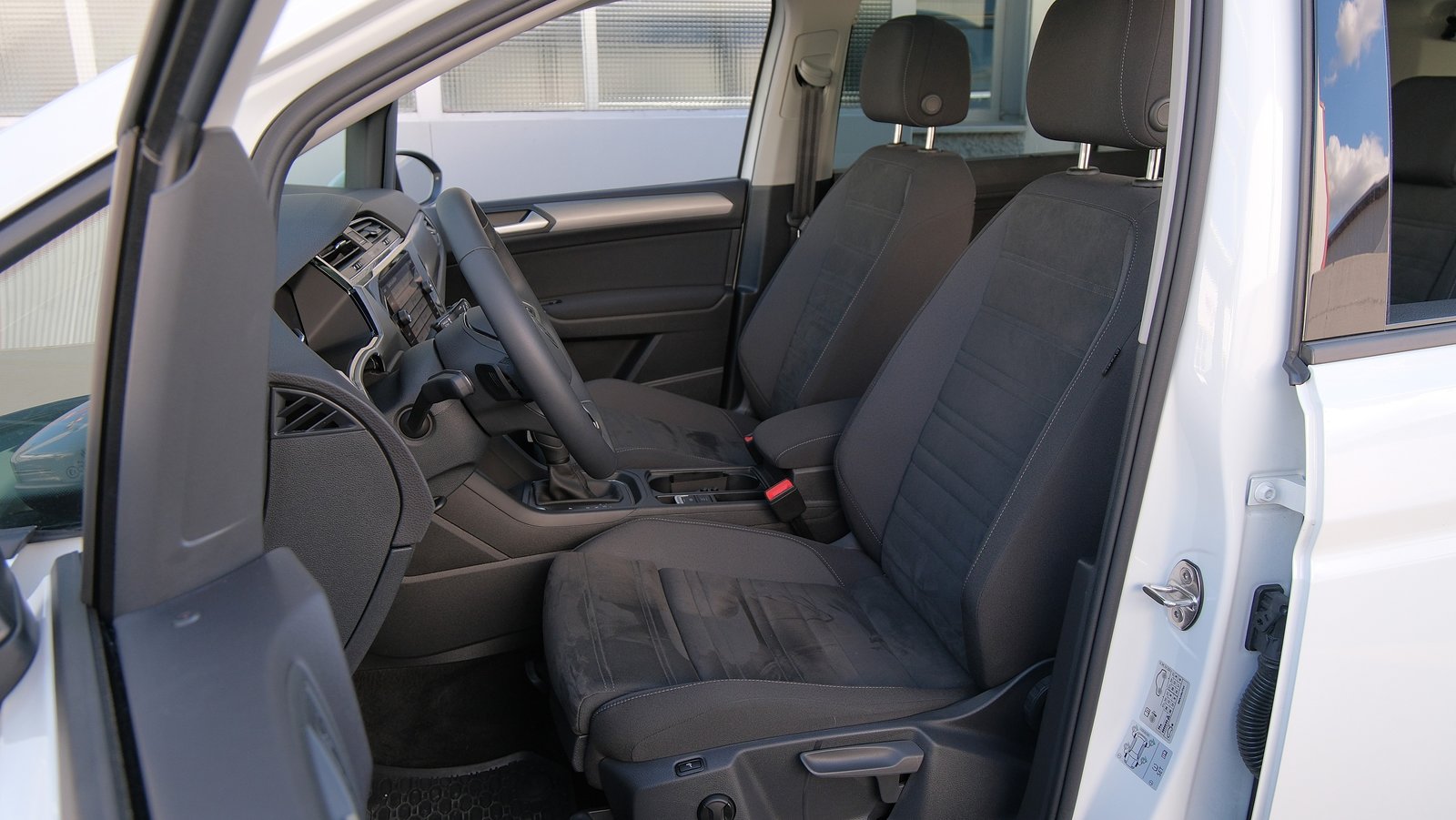 VW Touran 1.5 TSI EVO Comfortline United R Line DSG, Petrol, Second hand / Used, Automatic - 4