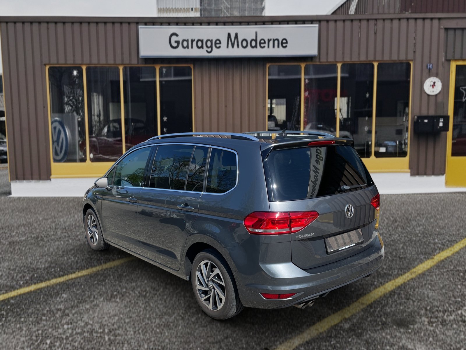 VW Touran Minivan 1.4 TSI Sound DSG, Petrol, Second hand / Used, Automatic - 4