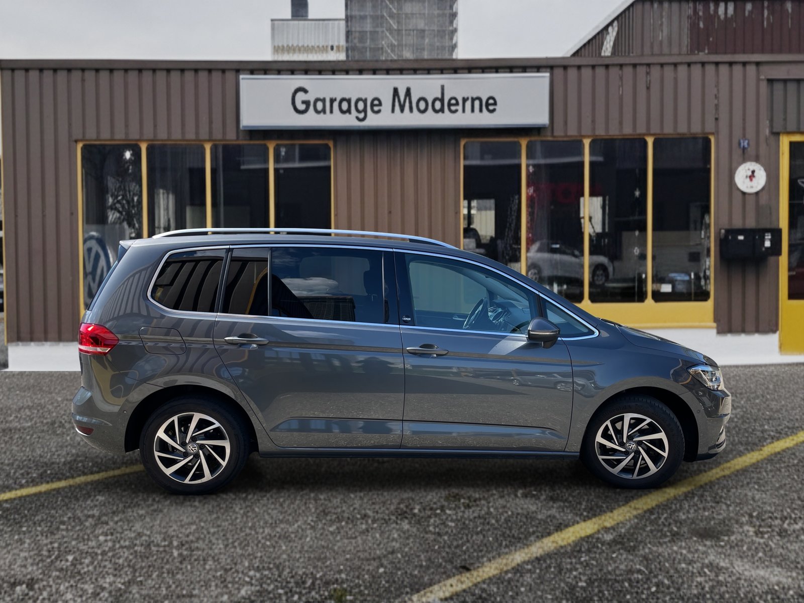VW Touran Minivan 1.4 TSI Sound DSG, Petrol, Second hand / Used, Automatic - 6