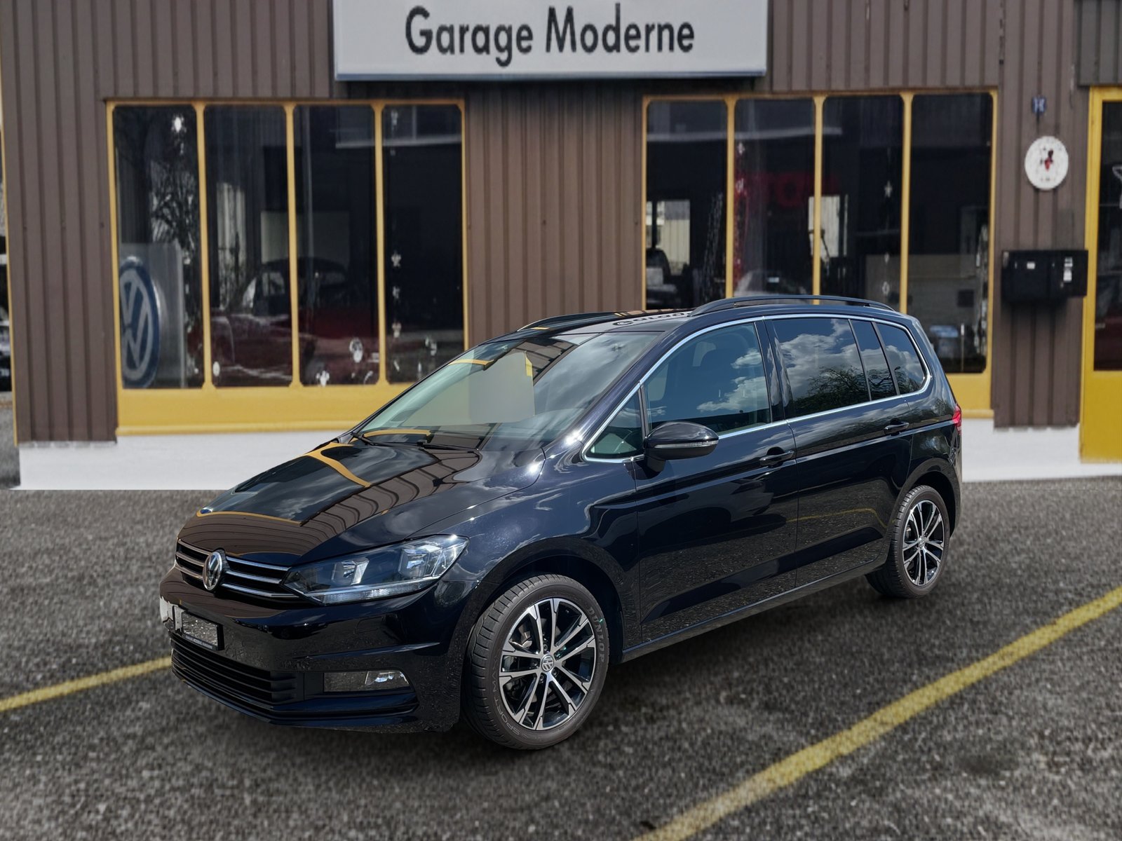VW Touran Minivan 1.5 TSI Comfortline, Essence, Occasion / Utilisé, Manuelle - 2