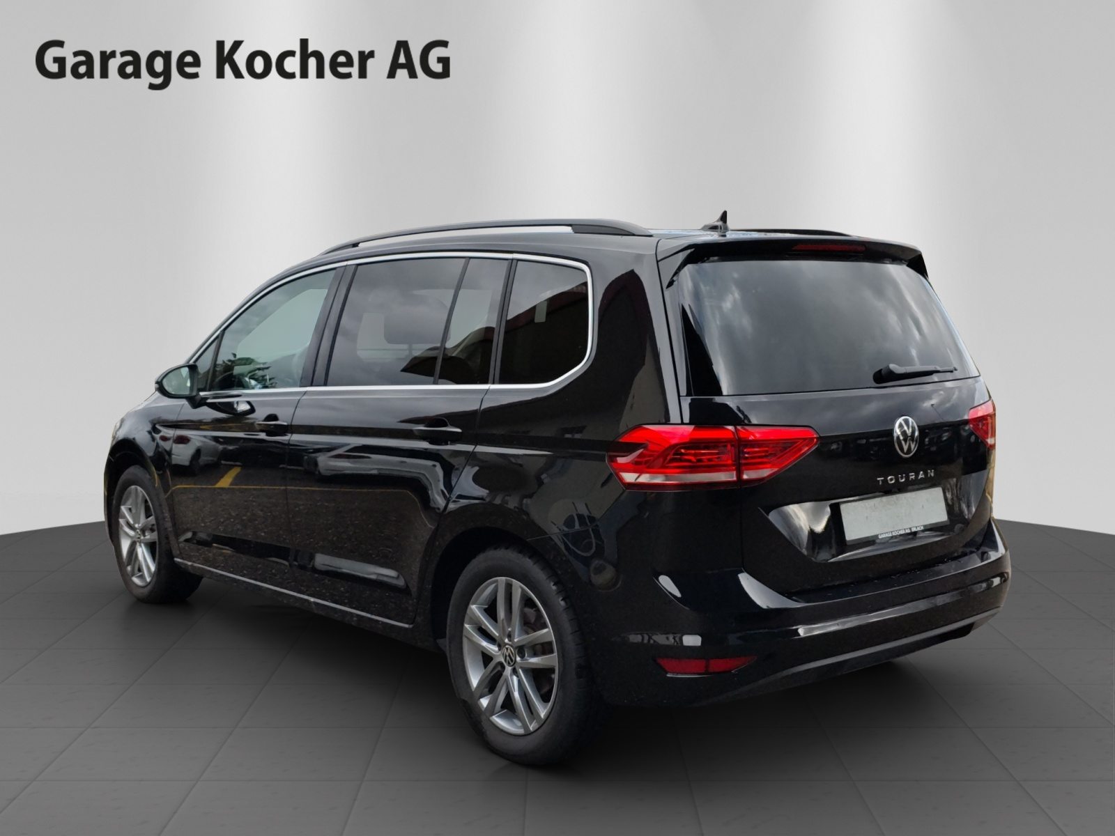 VW Touran UNITED, Essence, Occasion / Utilisé, Automatique - 5