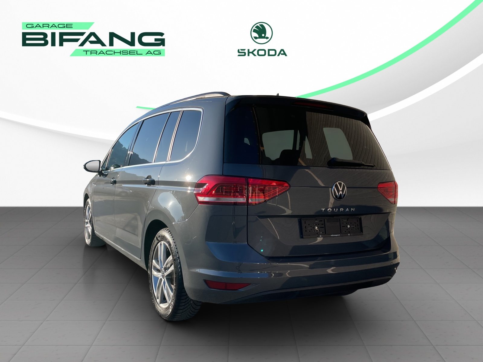 VW Touran UNITED, Benzin, Occasion / Gebraucht, Automatik - 4