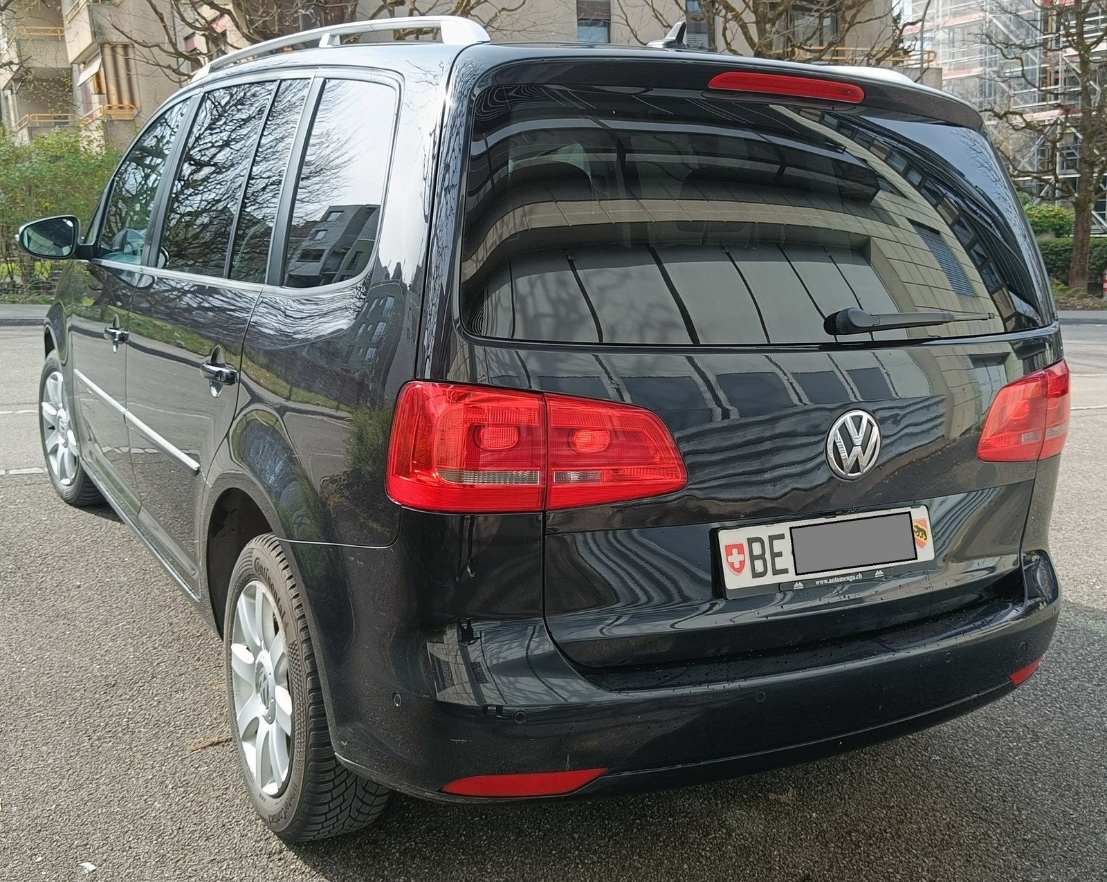 VW Touran 2.0 TDI BlueMT Highline DSG, Diesel, Second hand / Used, Automatic - 3
