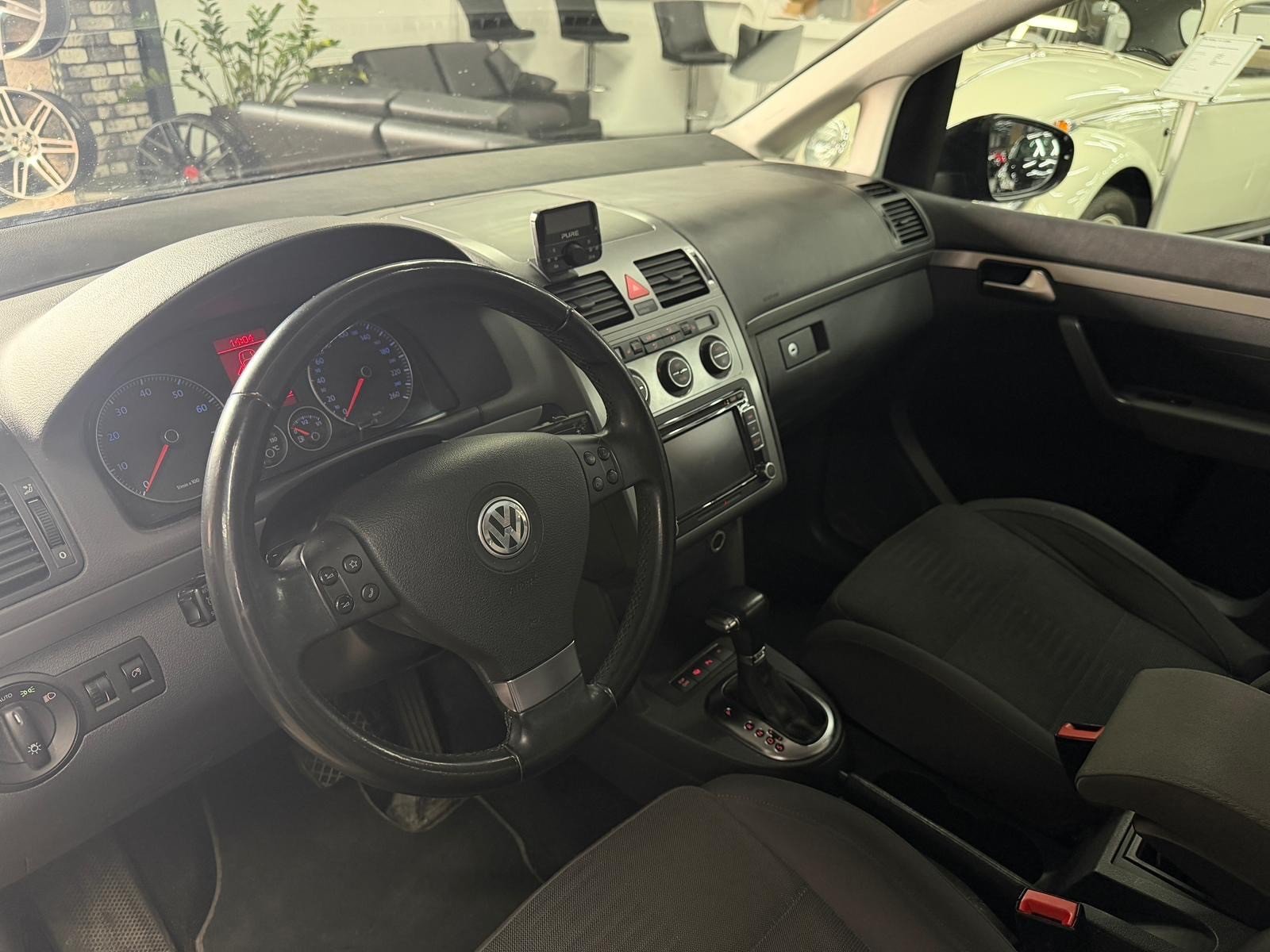 VW Touran 1.4 TSI Highline DSG, Benzin, Occasion / Gebraucht, Automatik - 7