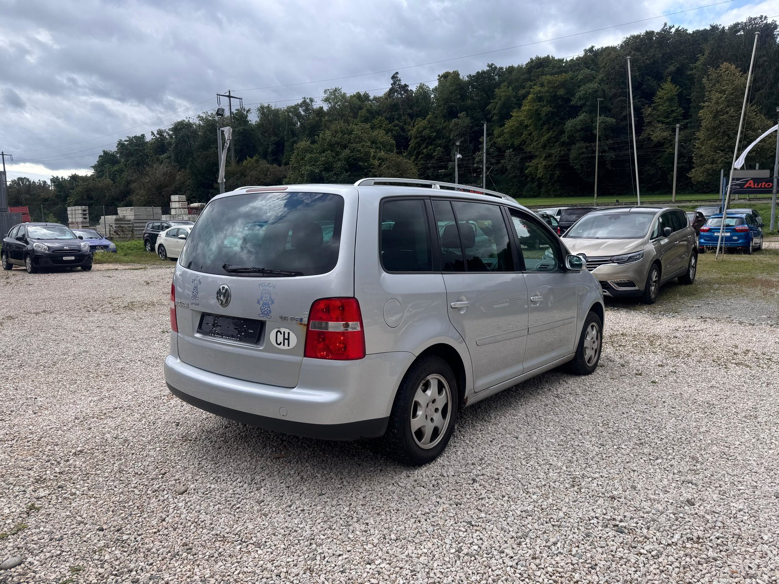 VW Touran 1.6 FSI Trendline, Petrol, Second hand / Used, Manual - 5