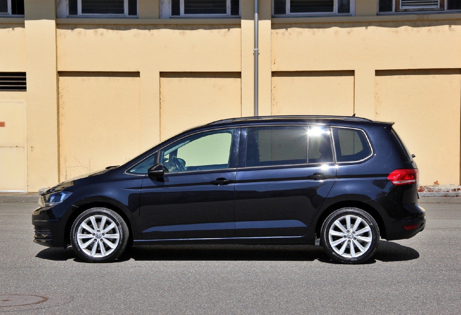 VW Touran 1.6 TDI BlueMotion Technology Trendline DSG, Diesel, Occasion / Gebraucht, Automatik - 2