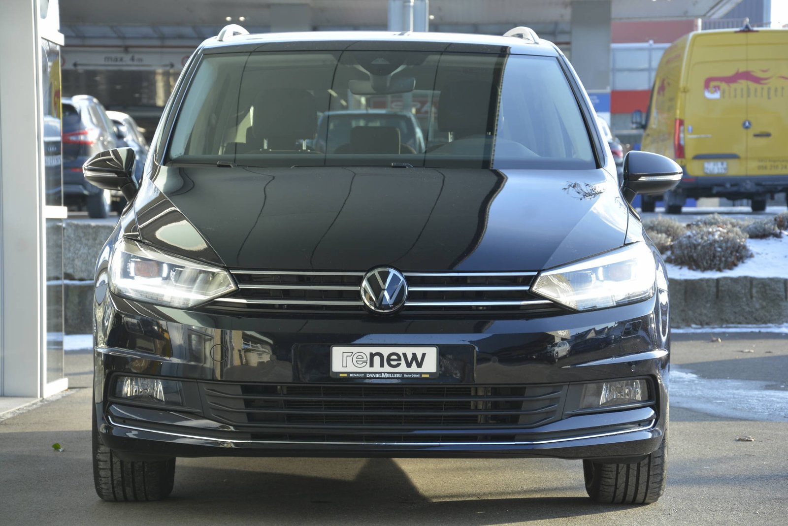 VW Touran 1.5 TSI Highline DSG *7 Plätzer*, Petrol, Second hand / Used, Automatic - 2