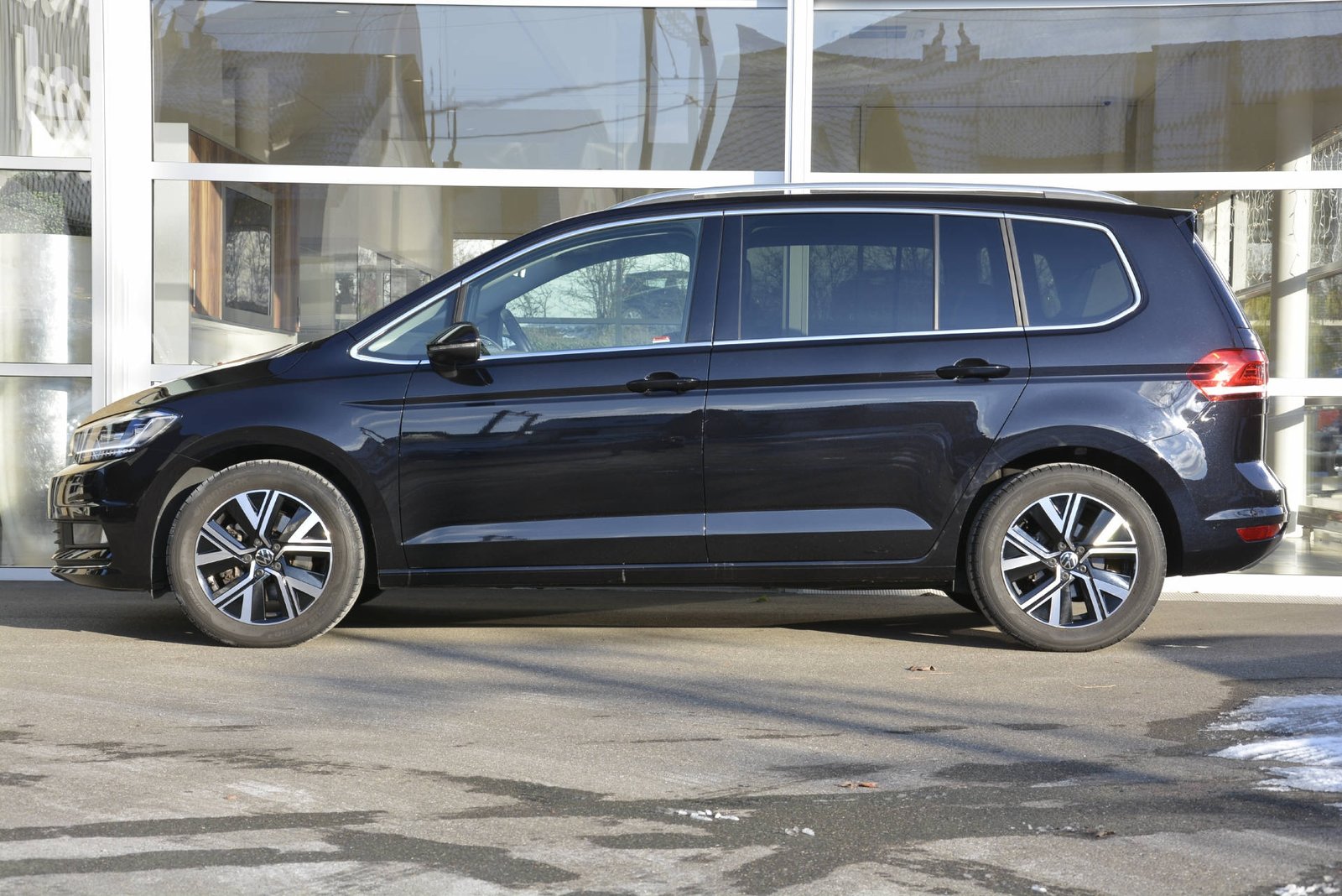 VW Touran 1.5 TSI Highline DSG *7 Plätzer*, Petrol, Second hand / Used, Automatic - 3