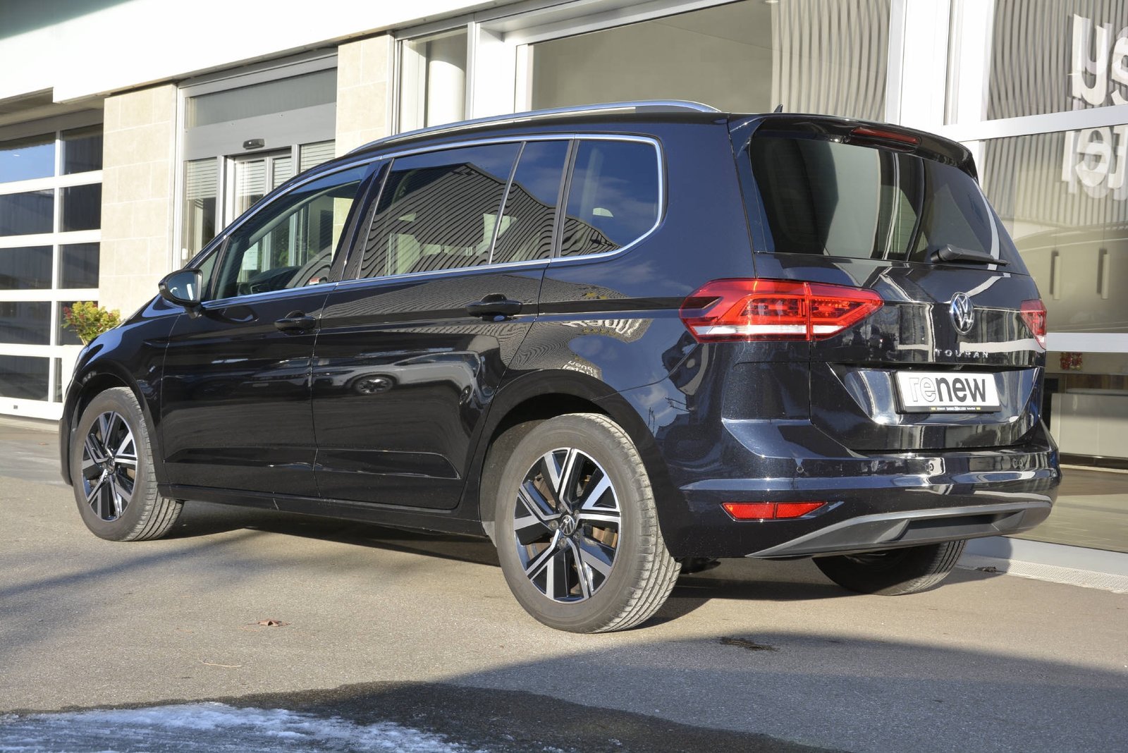 VW Touran 1.5 TSI Highline DSG *7 Plätzer*, Petrol, Second hand / Used, Automatic - 4