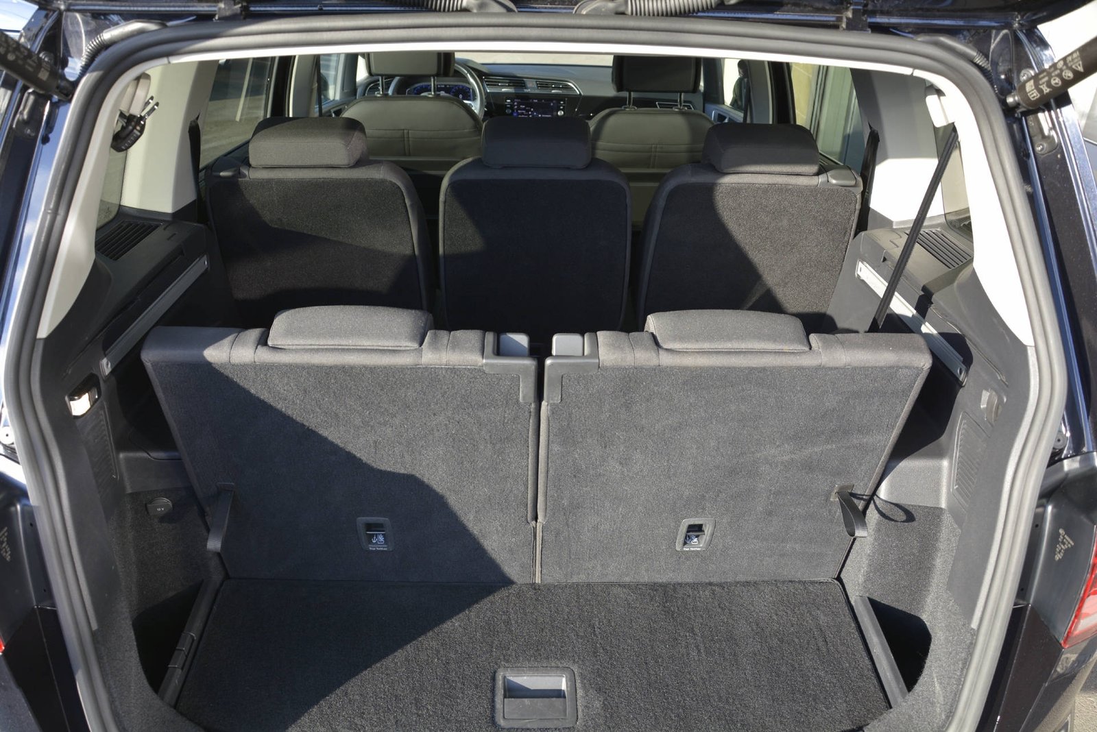 VW Touran 1.5 TSI Highline DSG *7 Plätzer*, Petrol, Second hand / Used, Automatic - 7