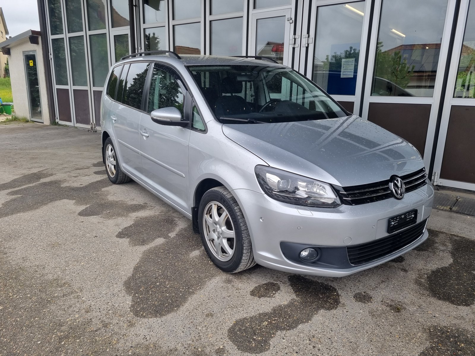VW Touran 2.0 TDI BMT Comfortline DSG, Diesel, Second hand / Used, Automatic - 2