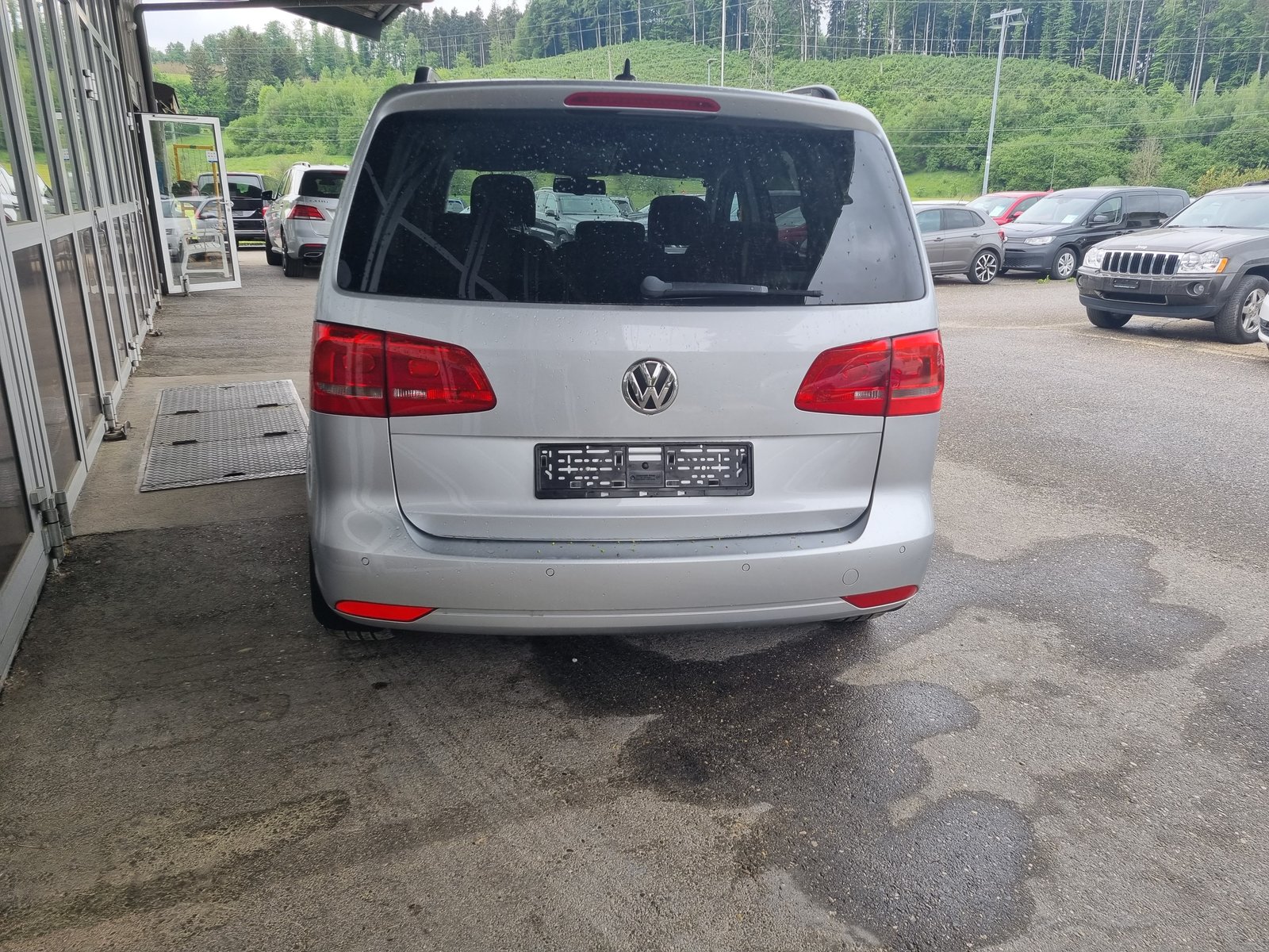 VW Touran 2.0 TDI BMT Comfortline DSG, Diesel, Second hand / Used, Automatic - 4