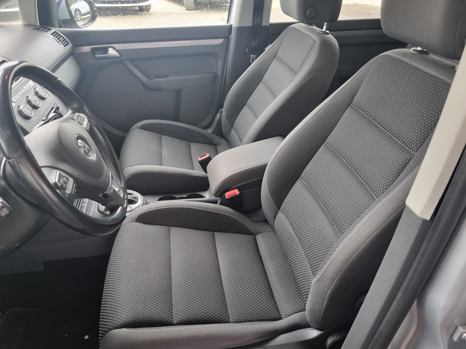VW Touran 2.0 TDI BMT Comfortline DSG, Diesel, Second hand / Used, Automatic - 7