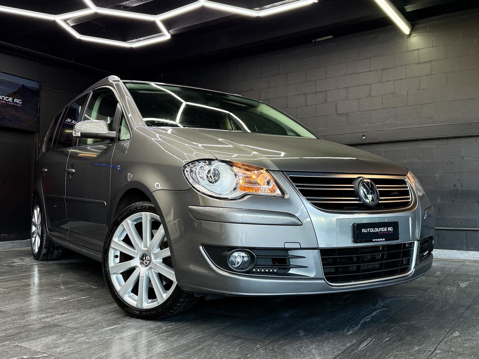 VW Touran 2.0 TDI R-Line