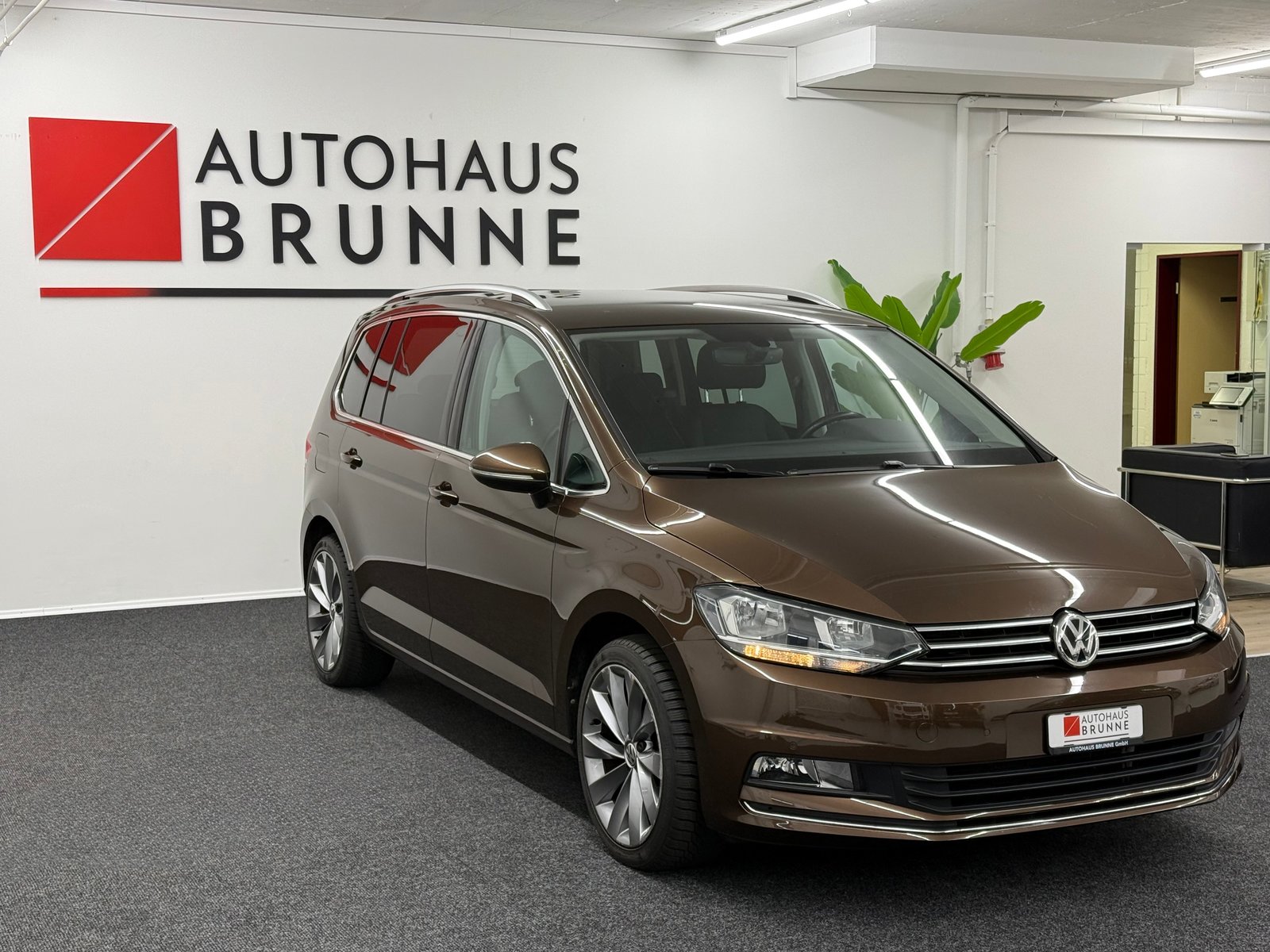 VW Touran 2.0 TDI Highline DSG 7-Plätzer, Diesel, Occasion / Gebraucht, Automatik - 3