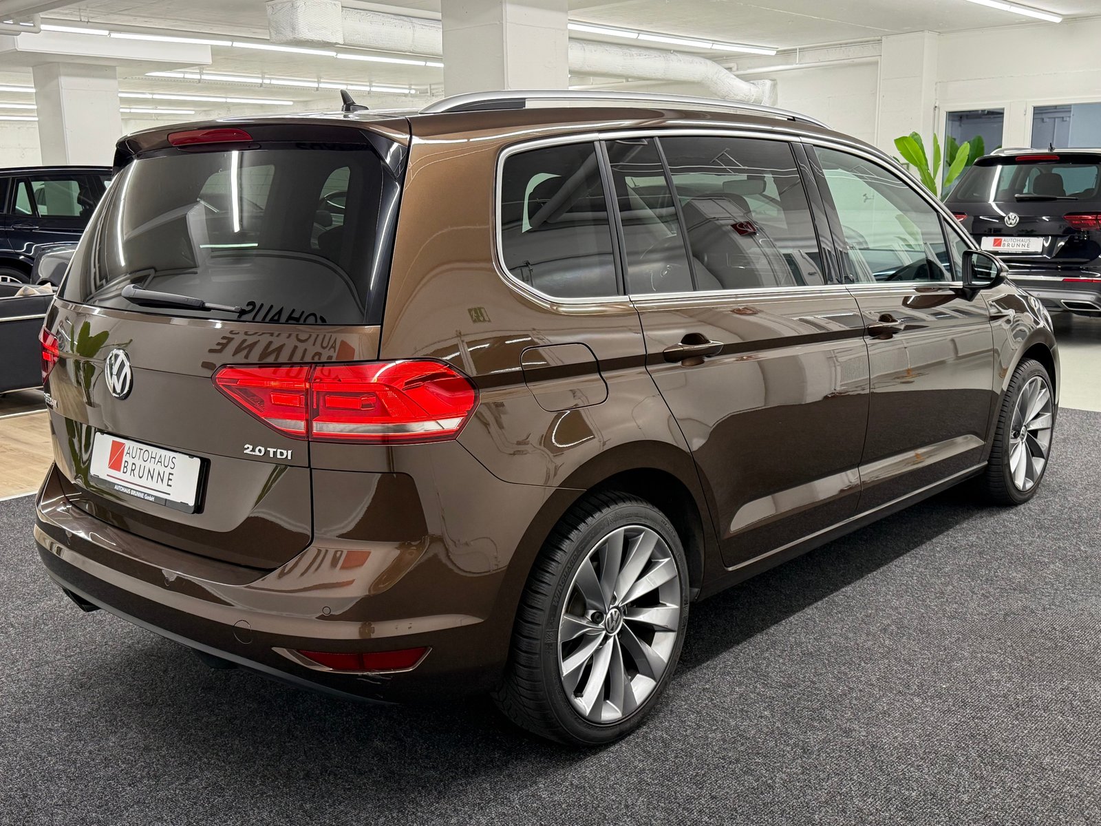 VW Touran 2.0 TDI Highline DSG 7-Plätzer, Diesel, Occasion / Gebraucht, Automatik - 4