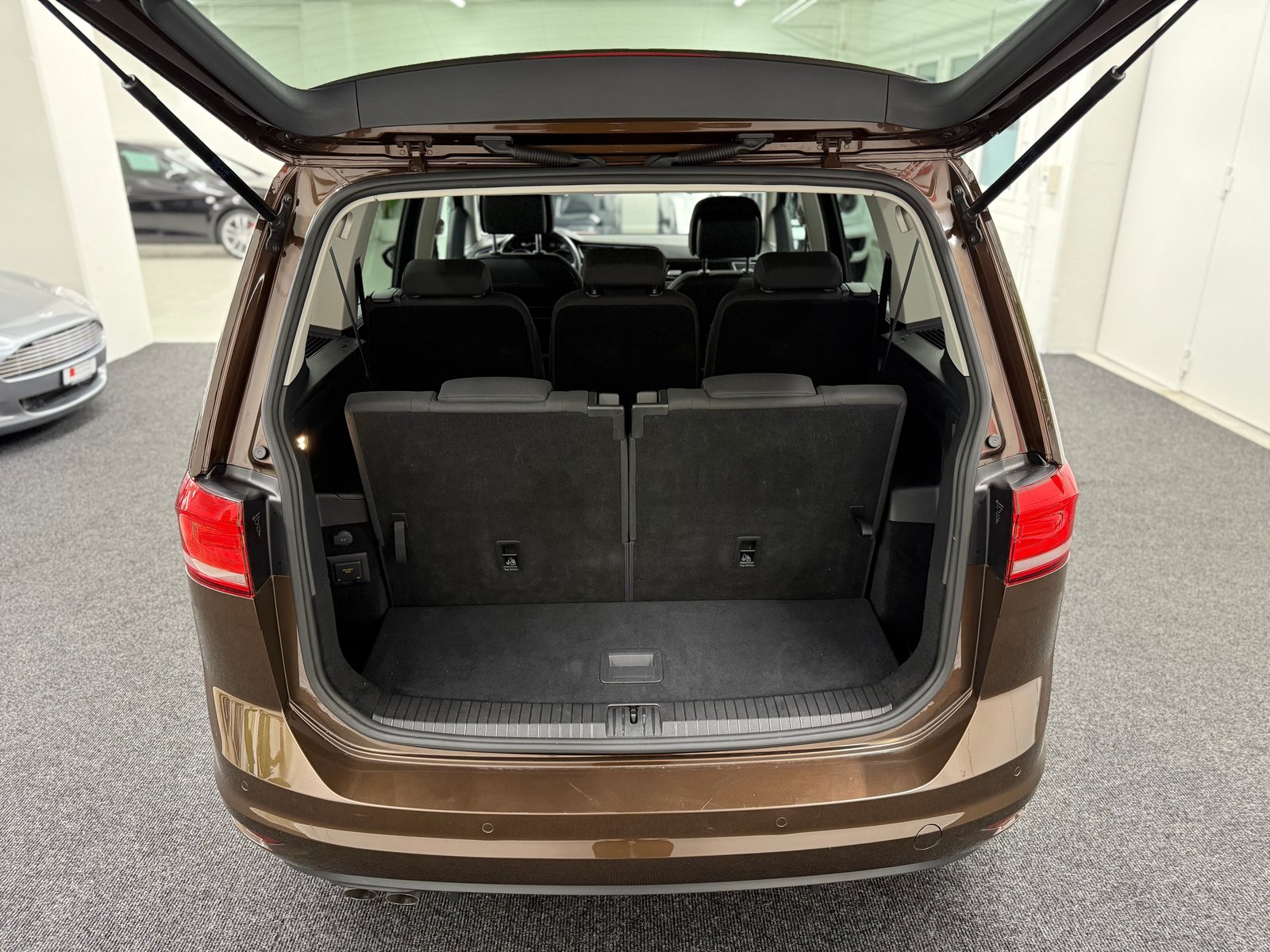 VW Touran 2.0 TDI Highline DSG 7-Plätzer, Diesel, Occasion / Gebraucht, Automatik - 7