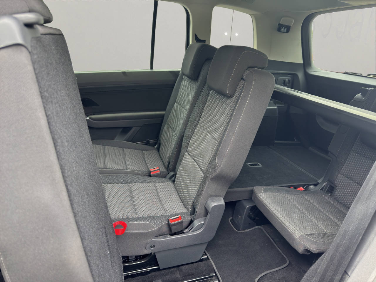 VW Touran 1.5 TSI Comfortline DSG 7 Sitzer, Benzin, Occasion / Gebraucht, Automatik - 7