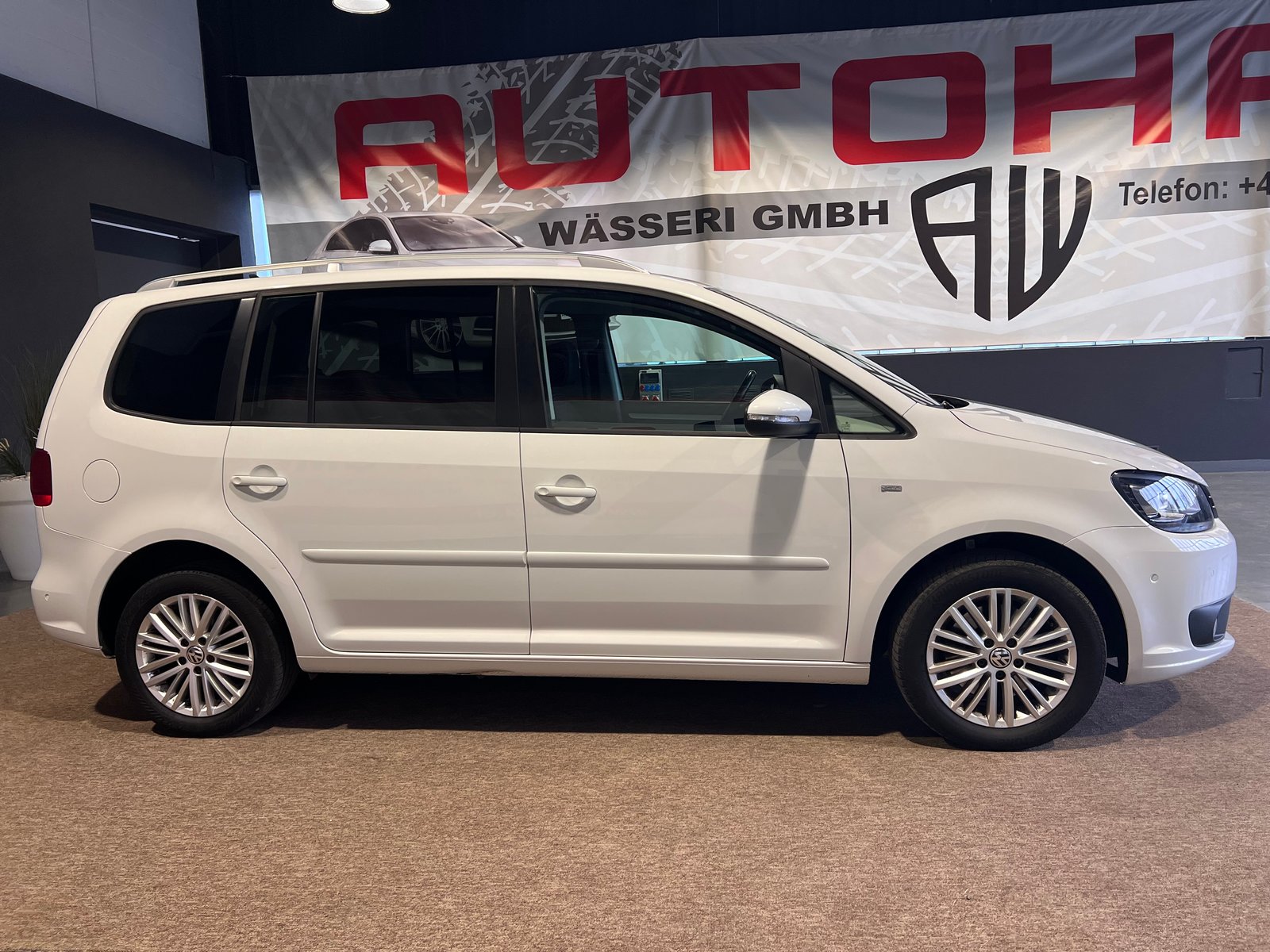 VW Touran 2.0 TDI BlueMotion Technology Cup DSG, Diesel, Second hand / Used, Automatic - 2