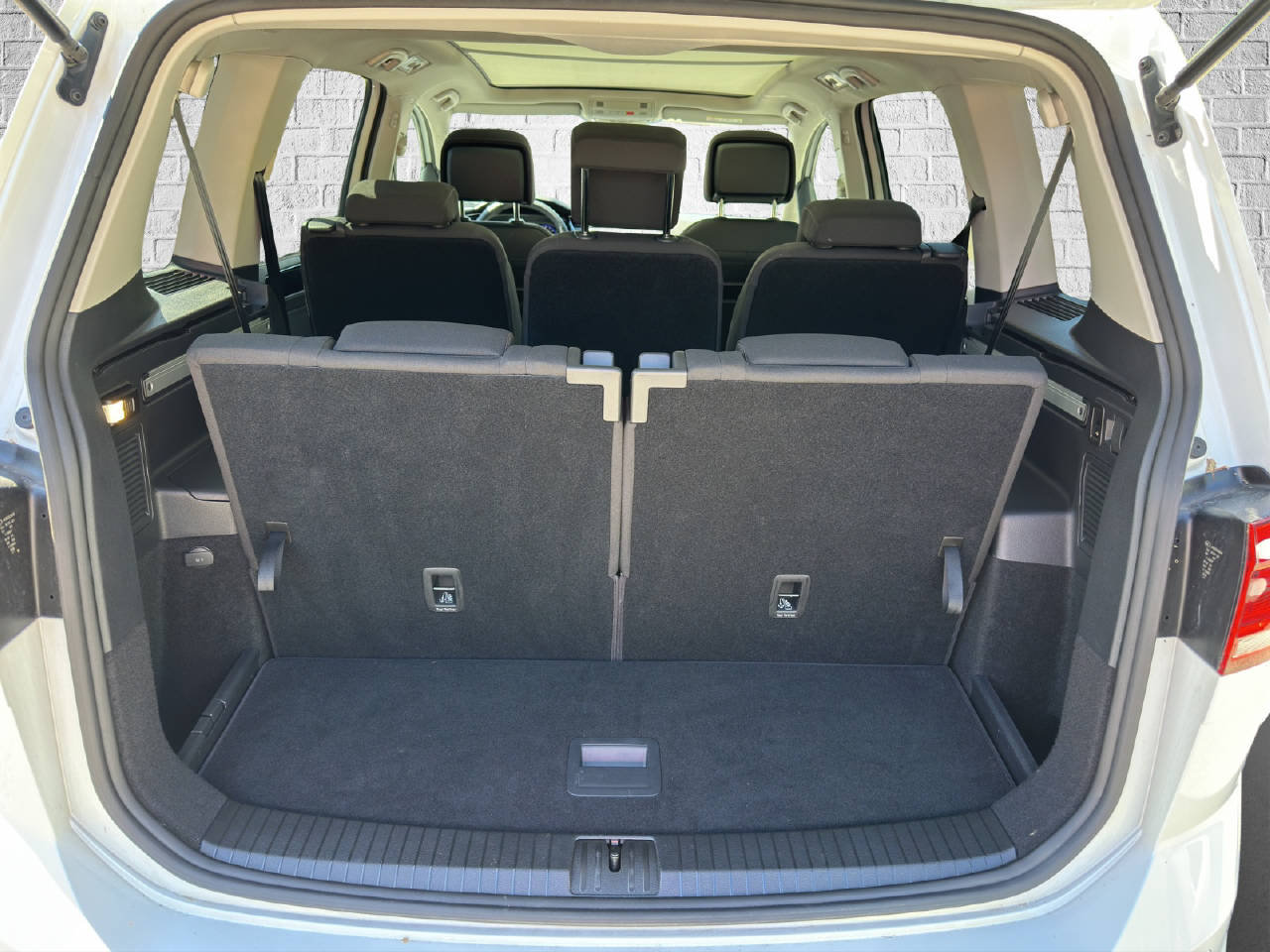 VW Touran 1.5 TSI Highline DSG, Petrol, Second hand / Used, Automatic - 7