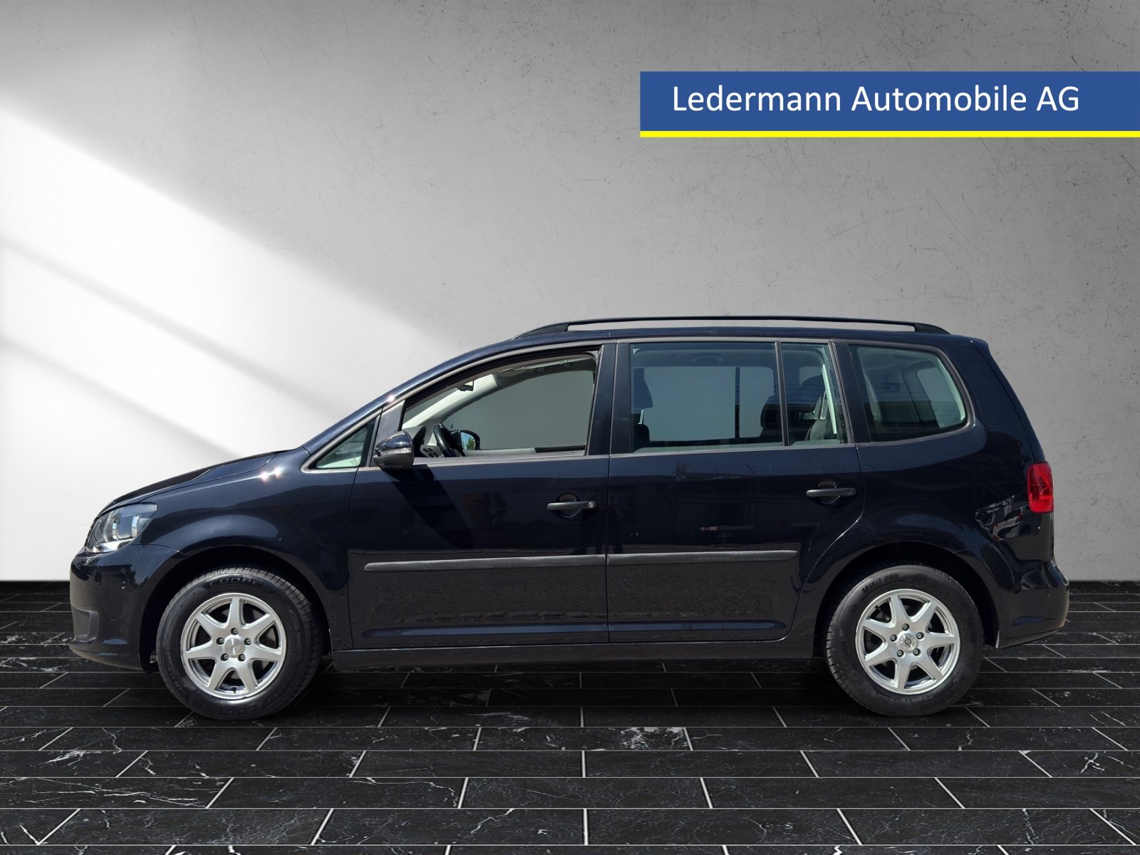 VW Touran 1.2 TSI BlueMotion Technology Trendline, Petrol, Second hand / Used, Manual - 2
