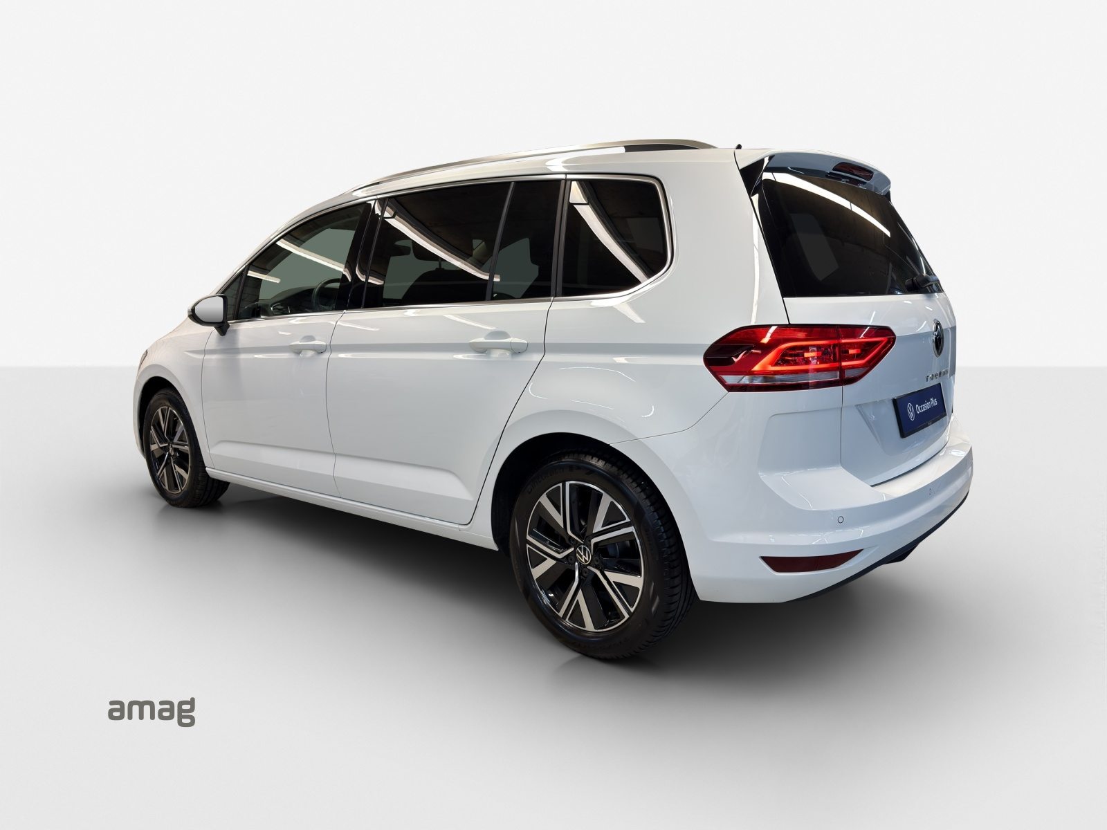 VW Touran Highline, Petrol, Second hand / Used, Automatic - 3