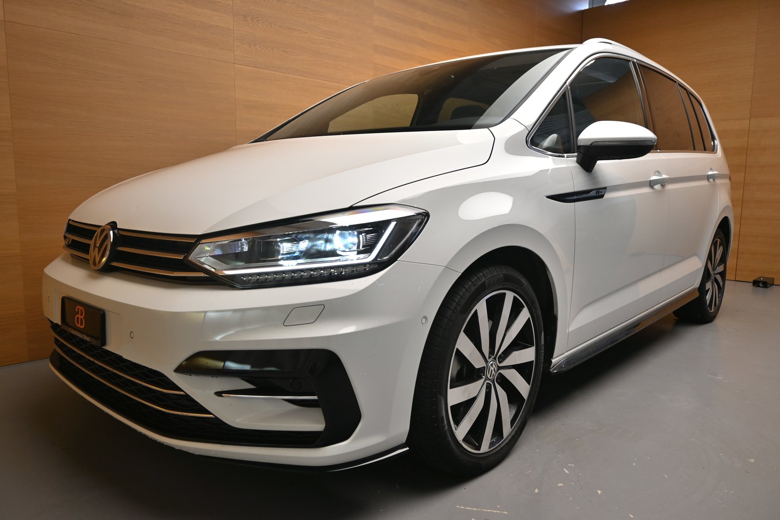 VW Touran 1.5 TSI R-Line Highline DSG *7-Plätzer*, Benzin, Occasion / Gebraucht, Automatik - 3