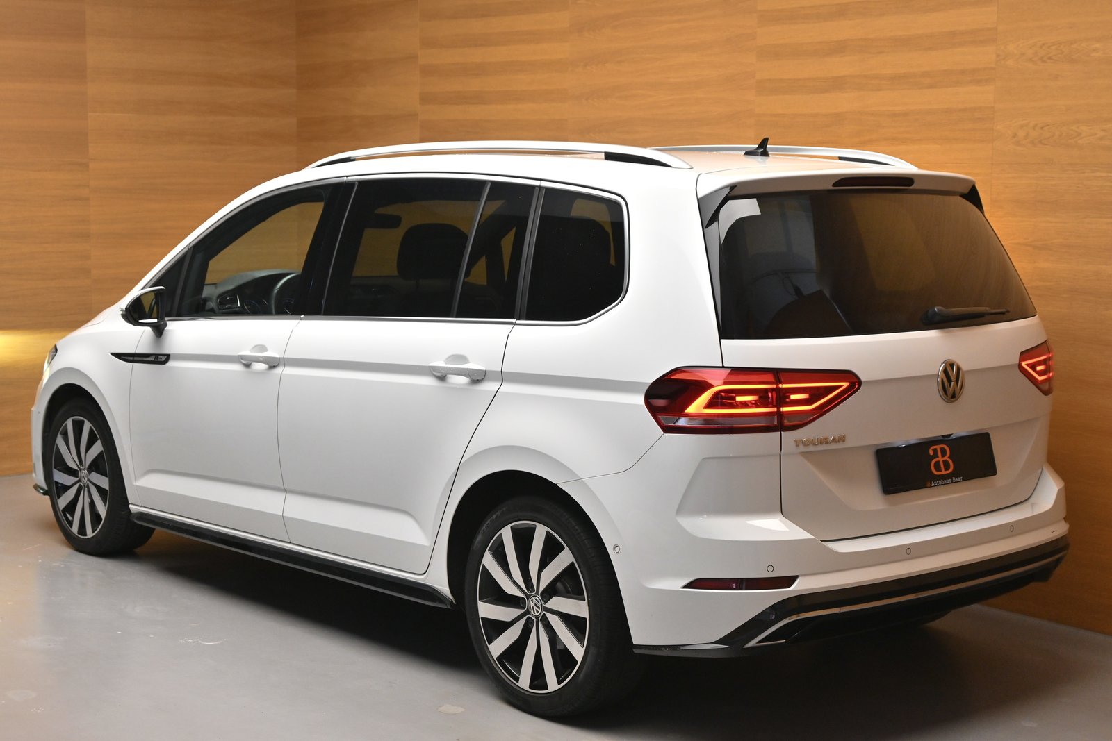 VW Touran 1.5 TSI R-Line Highline DSG *7-Plätzer*, Benzin, Occasion / Gebraucht, Automatik - 5