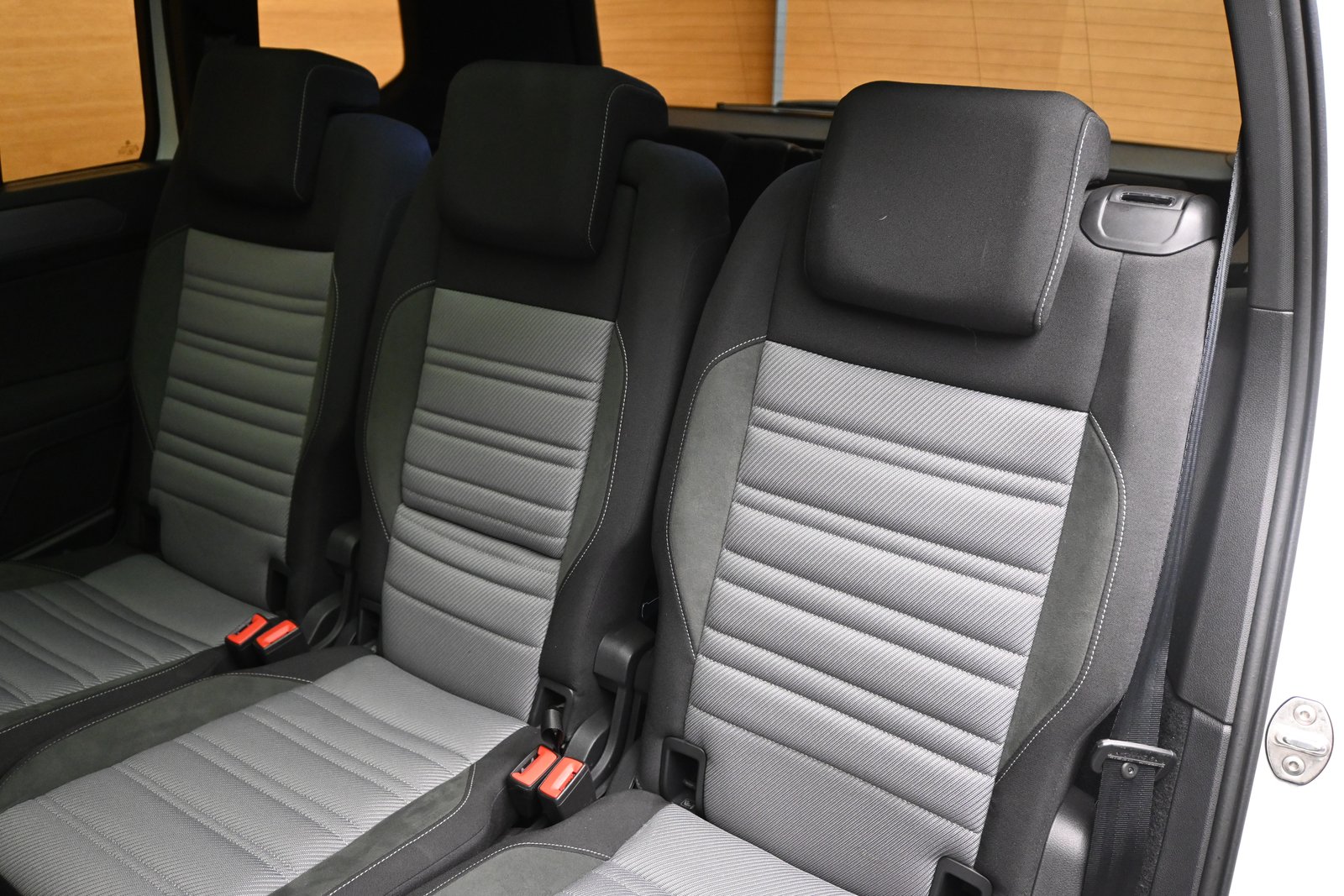 VW Touran 1.5 TSI R-Line Highline DSG *7-Plätzer*, Benzin, Occasion / Gebraucht, Automatik - 7