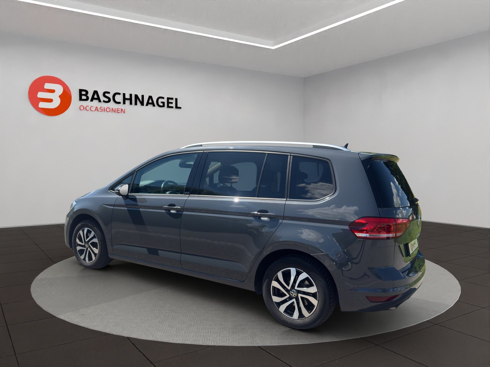 VW Touran Comfortline, Diesel, Second hand / Used, Automatic - 3