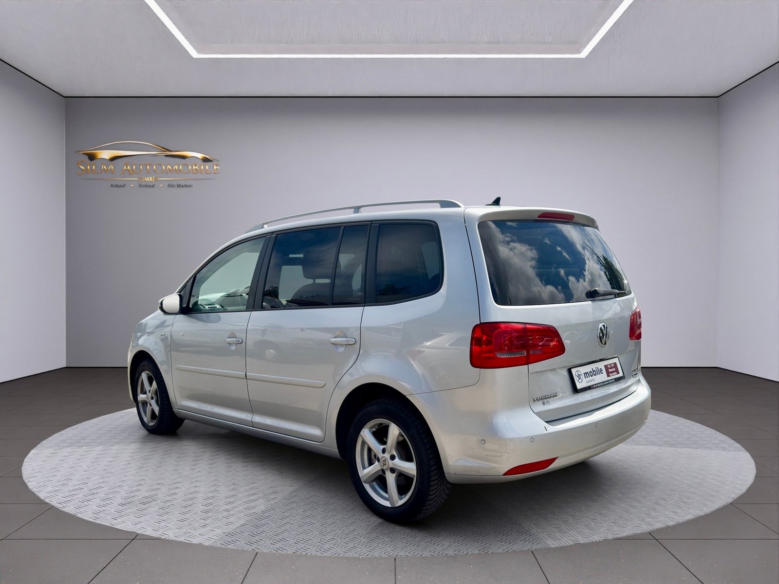 VW Touran 2.0 TDI R-Line DSG 7 Plätze, Diesel, Occasion / Gebraucht, Automatik - 4