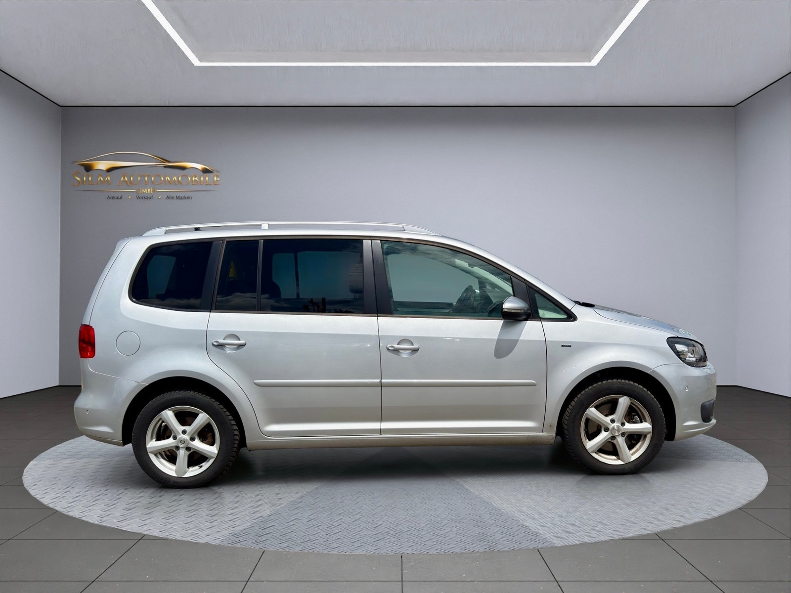 VW Touran 2.0 TDI R-Line DSG 7 Plätze, Diesel, Occasion / Gebraucht, Automatik - 6