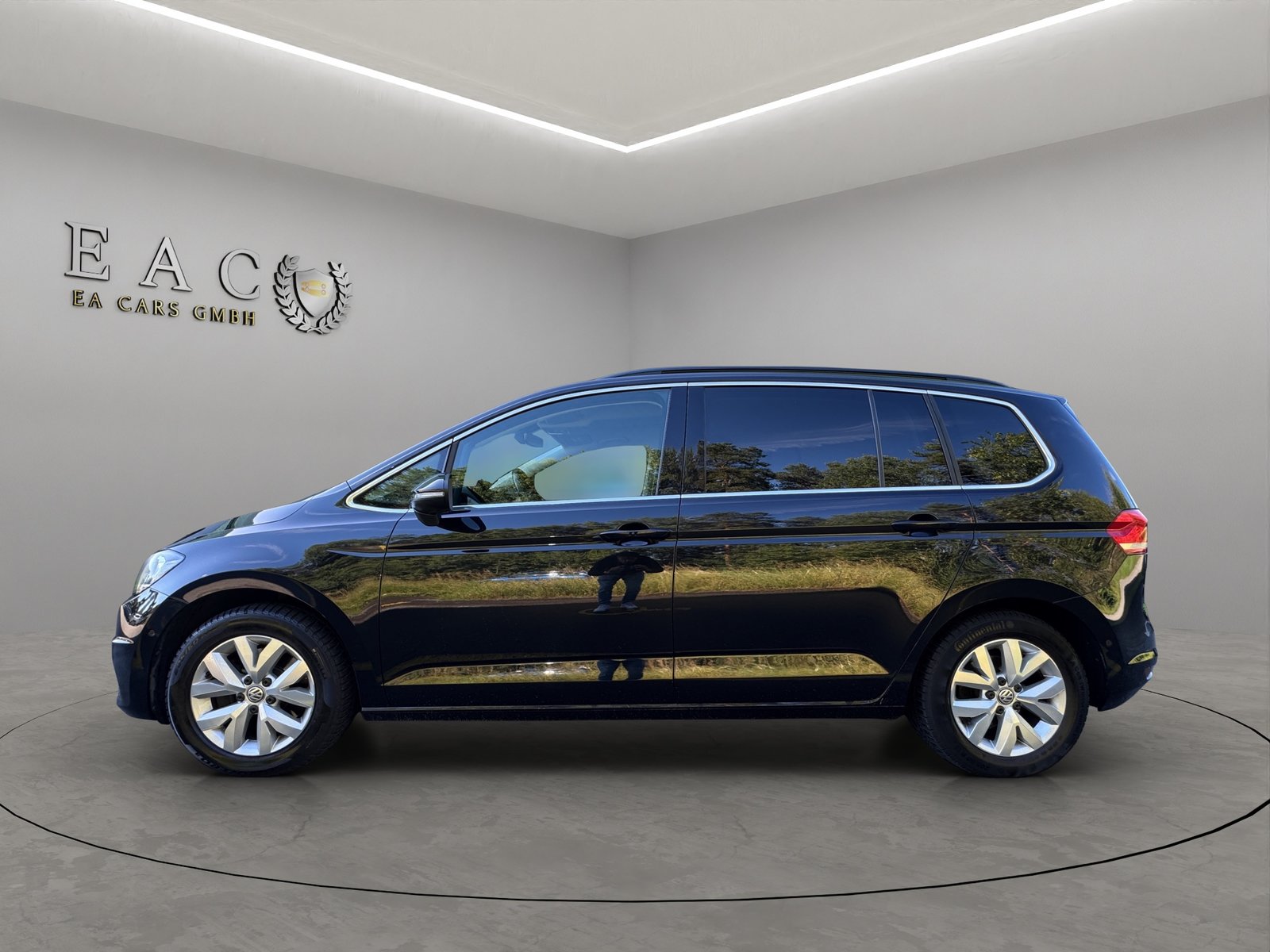 VW Touran 1.5 TSI EVO Trendline DSG, Petrol, Second hand / Used, Automatic - 2