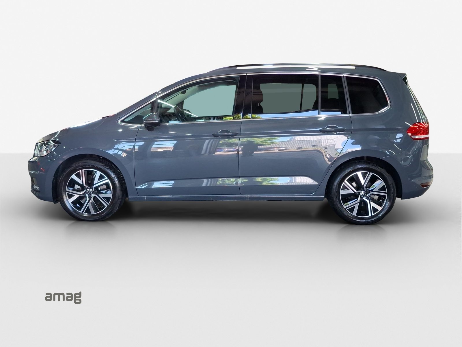 VW Touran Comfortline, Petrol, Second hand / Used, Automatic - 2