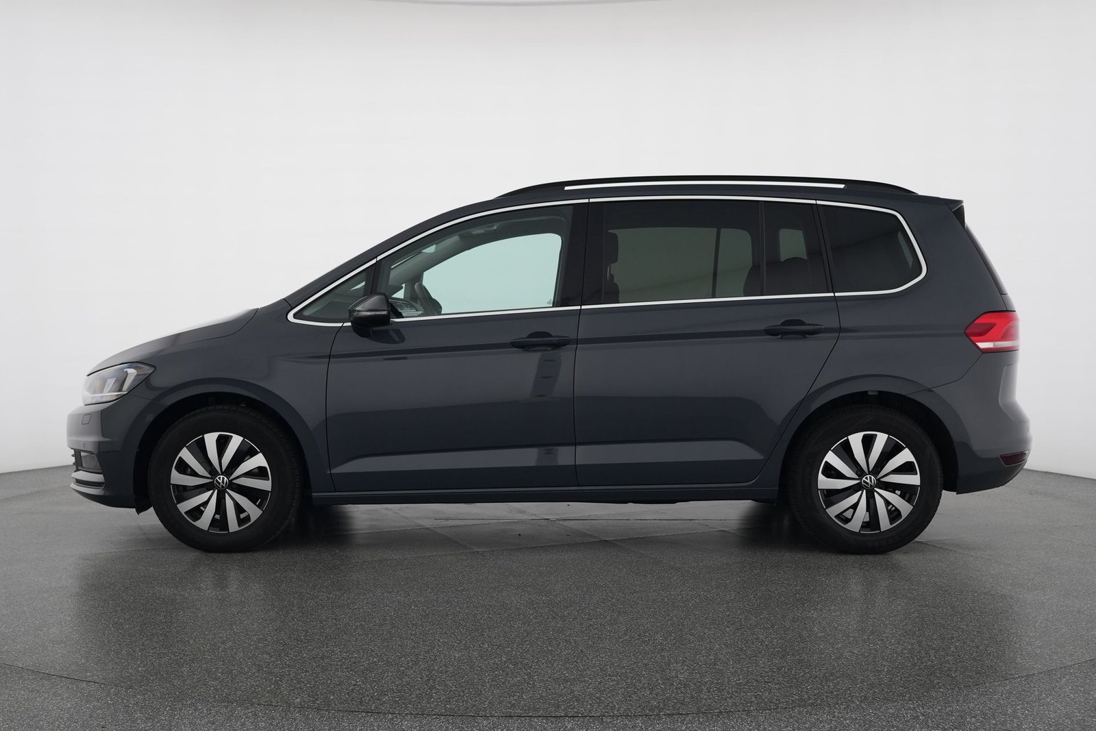 VW Touran 1.5 TSI Comfortline DSG, Petrol, Second hand / Used, Automatic - 3