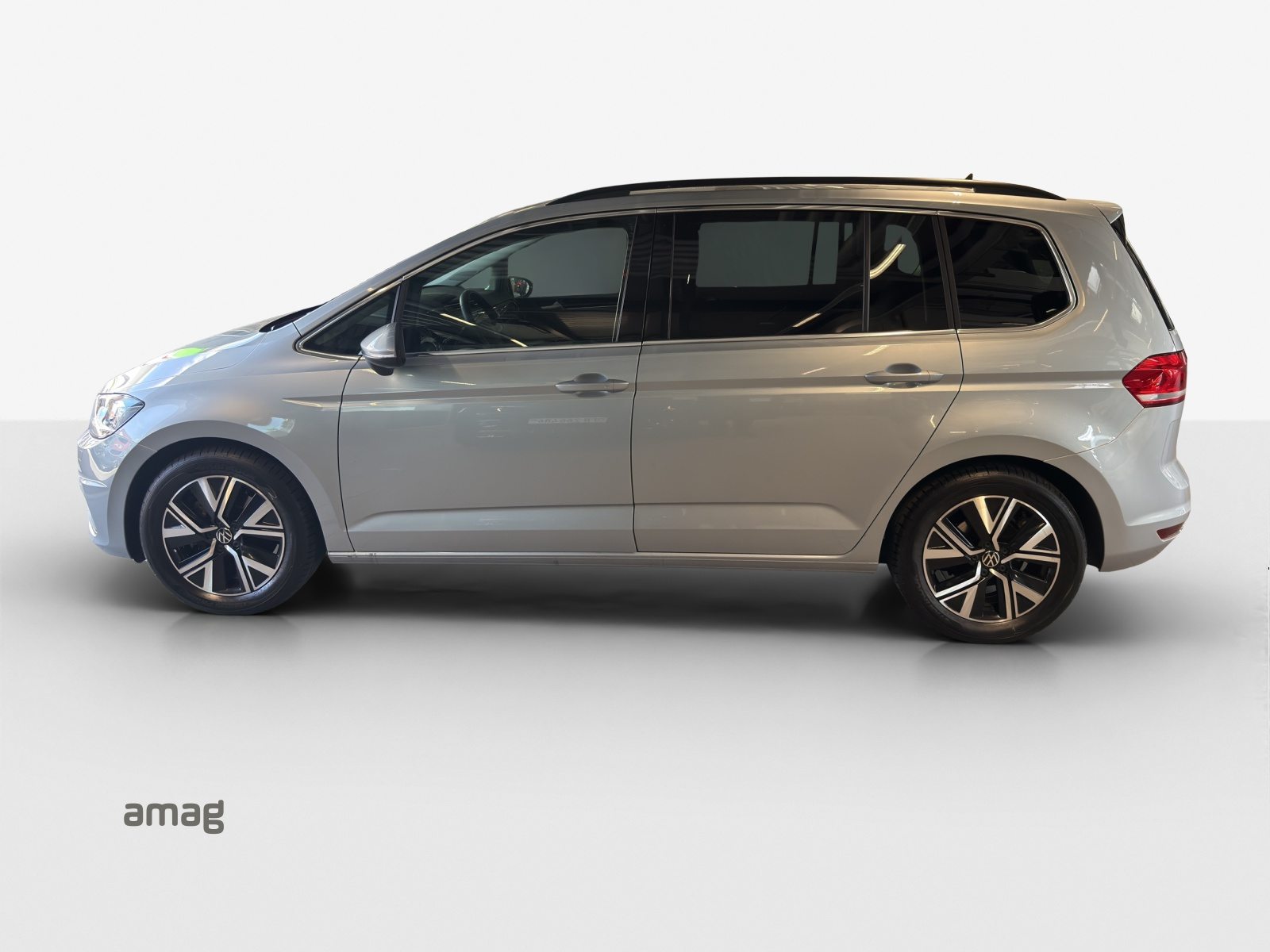 VW Touran Comfortline, Petrol, Second hand / Used, Automatic - 2