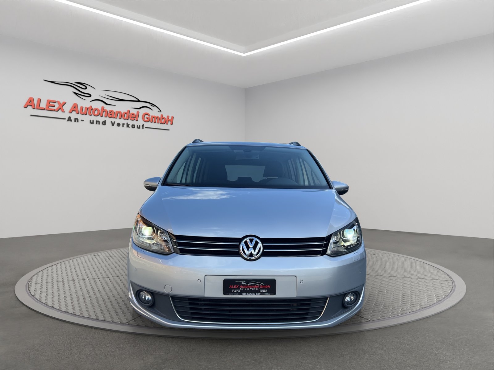 VW Touran 1.4 TSI Comfortline 7-Plätze, Petrol, Second hand / Used, Manual - 2