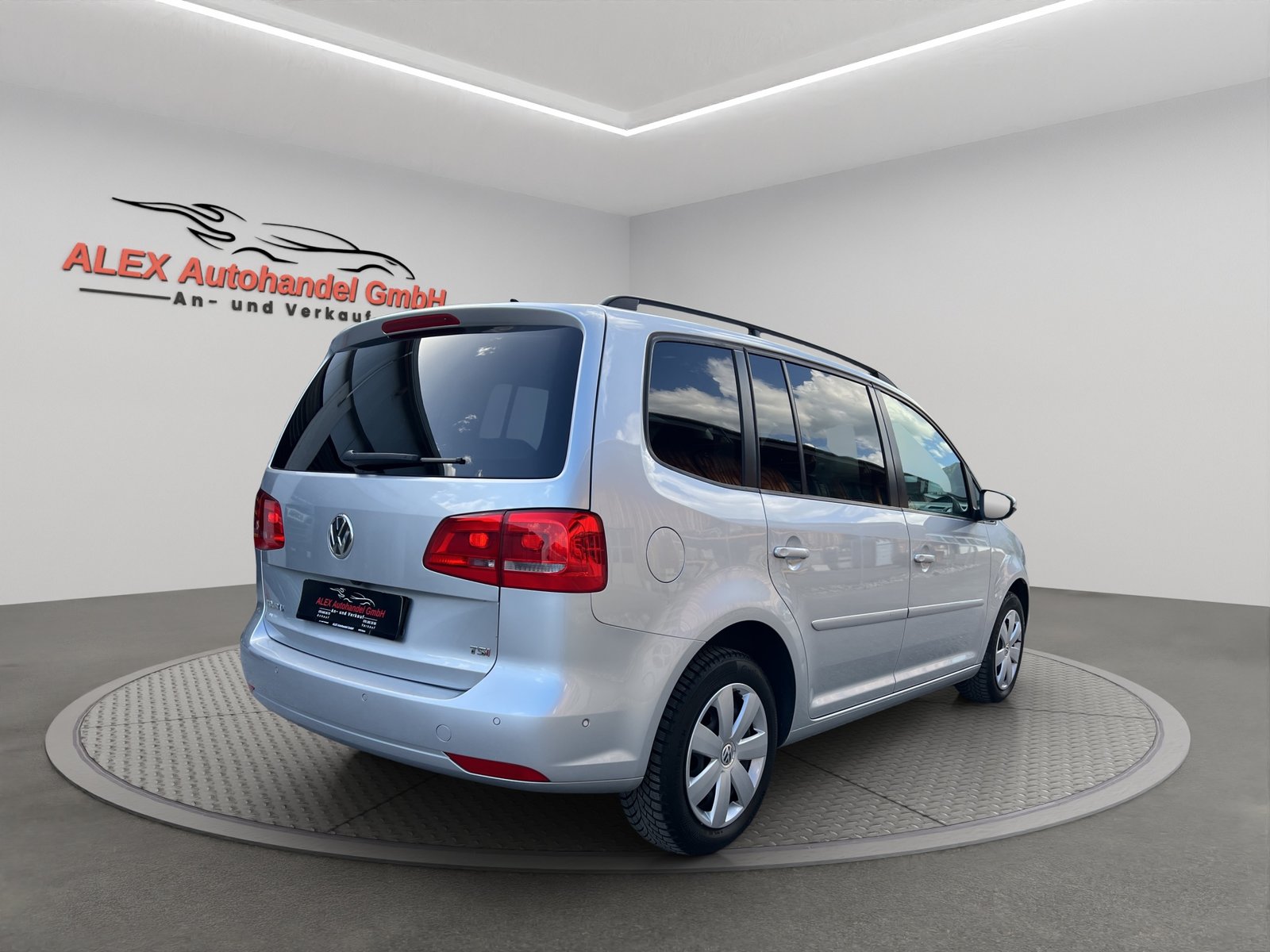 VW Touran 1.4 TSI Comfortline 7-Plätze, Petrol, Second hand / Used, Manual - 7