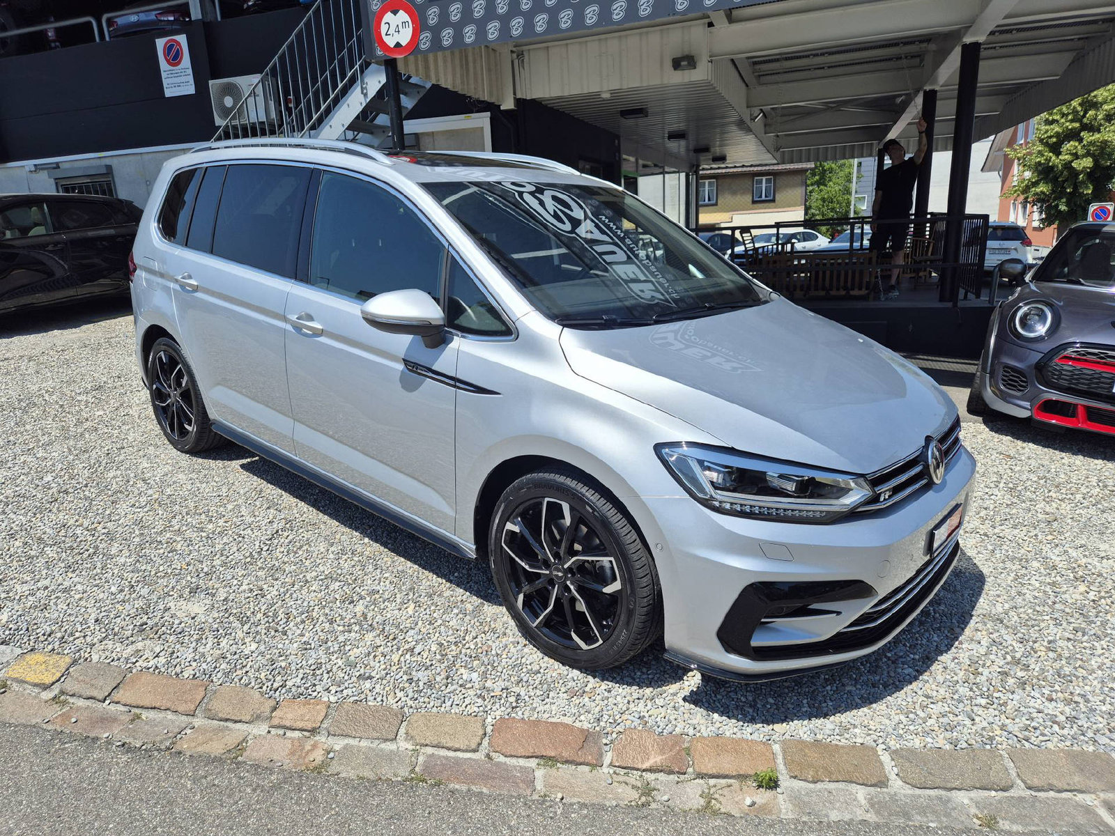 VW Touran 1.5 TSI Highline DSG R-Line 7P, Petrol, Second hand / Used, Automatic - 2