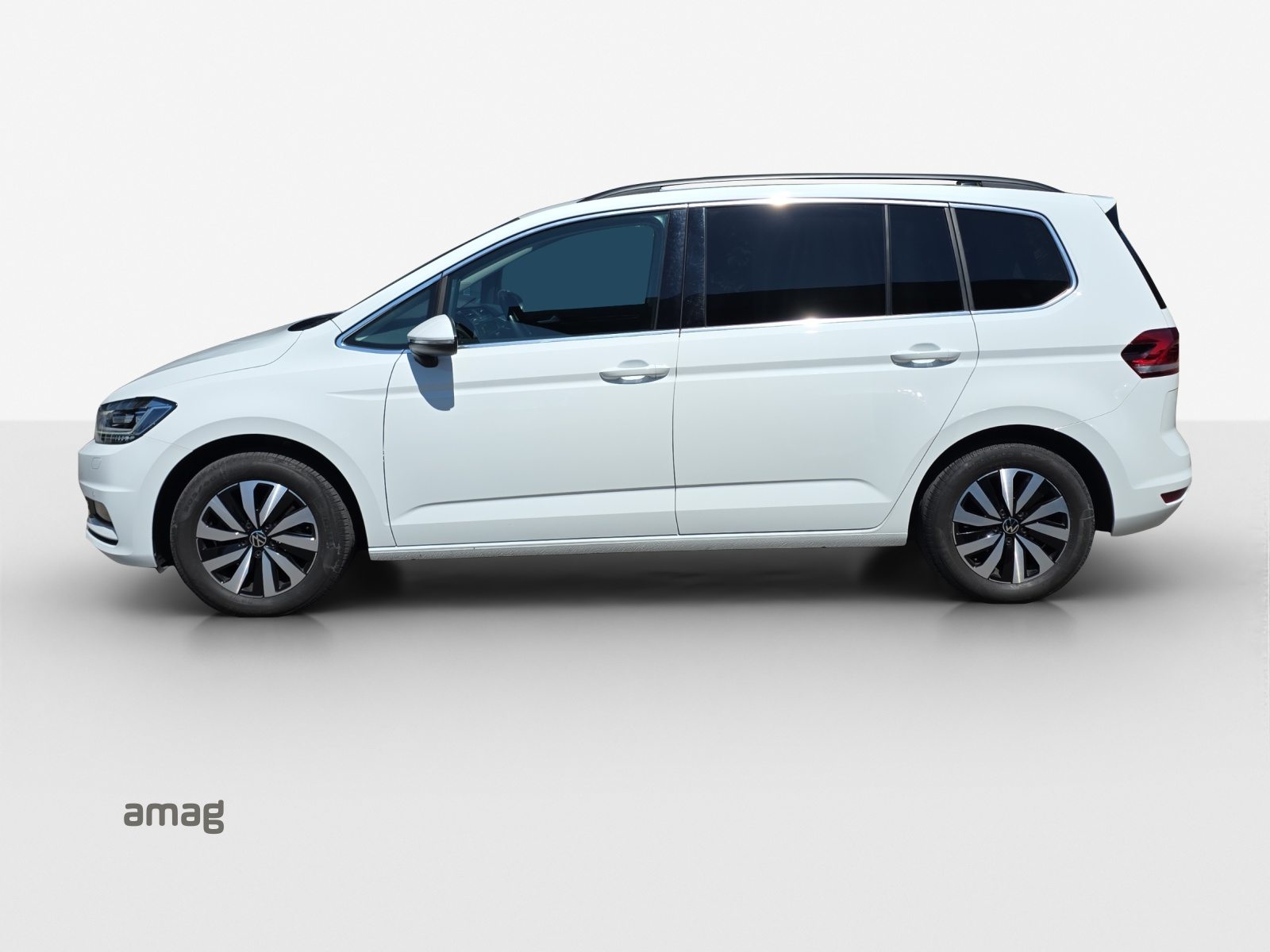 VW Touran Comfortline, Petrol, Second hand / Used, Automatic - 2